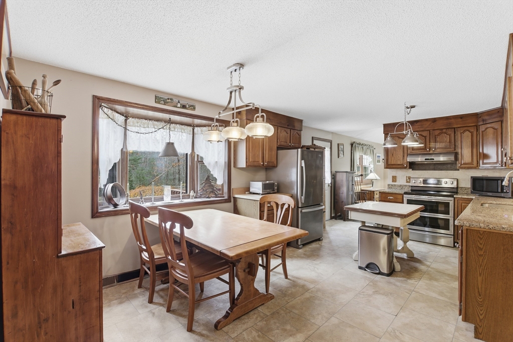 Monson, Massachusetts, 01057, United States, 5 Bedrooms Bedrooms, ,2 BathroomsBathrooms,Residential,For Sale,1988308