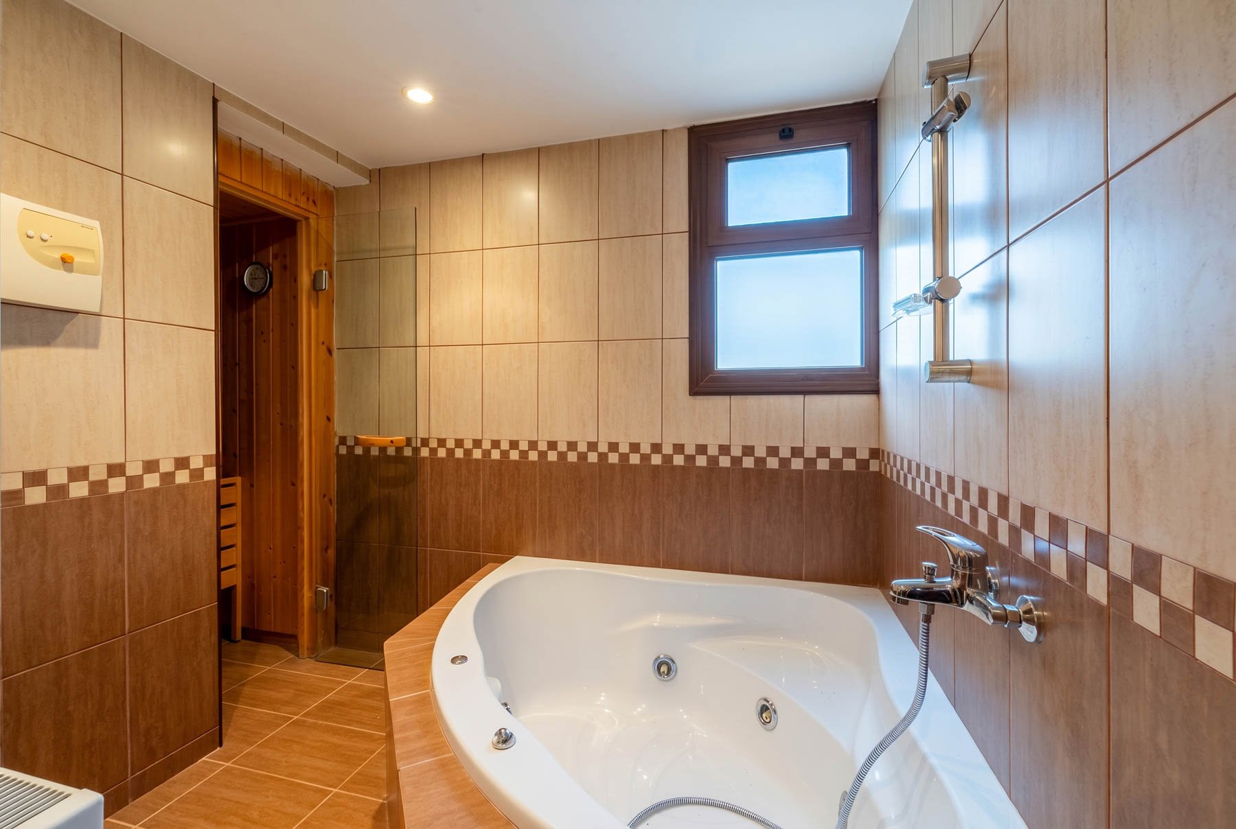  5 Bedroom Stone Villa with Pool near Troodos in Moniatis, Limassol - 物件實景