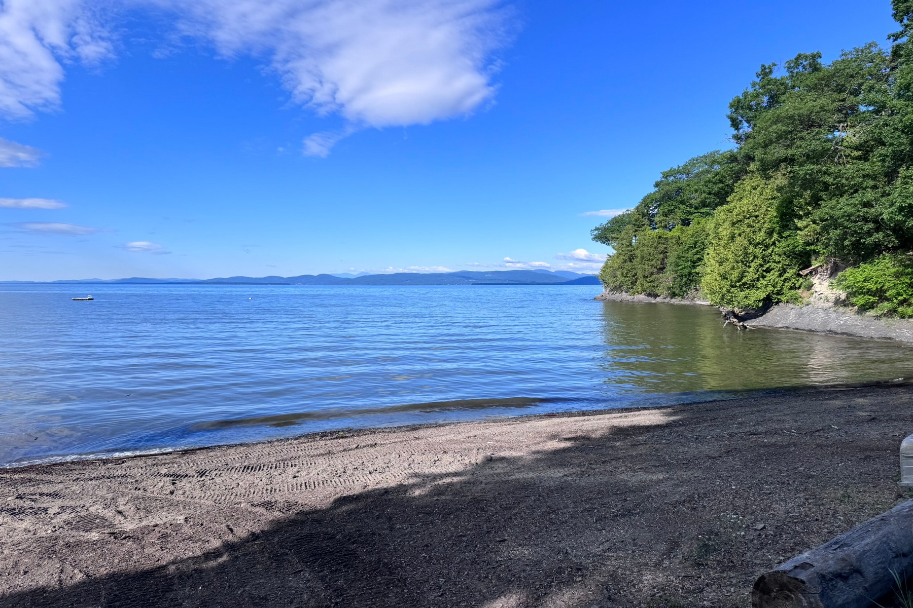  1333 Colchester Point Road - 物件實景