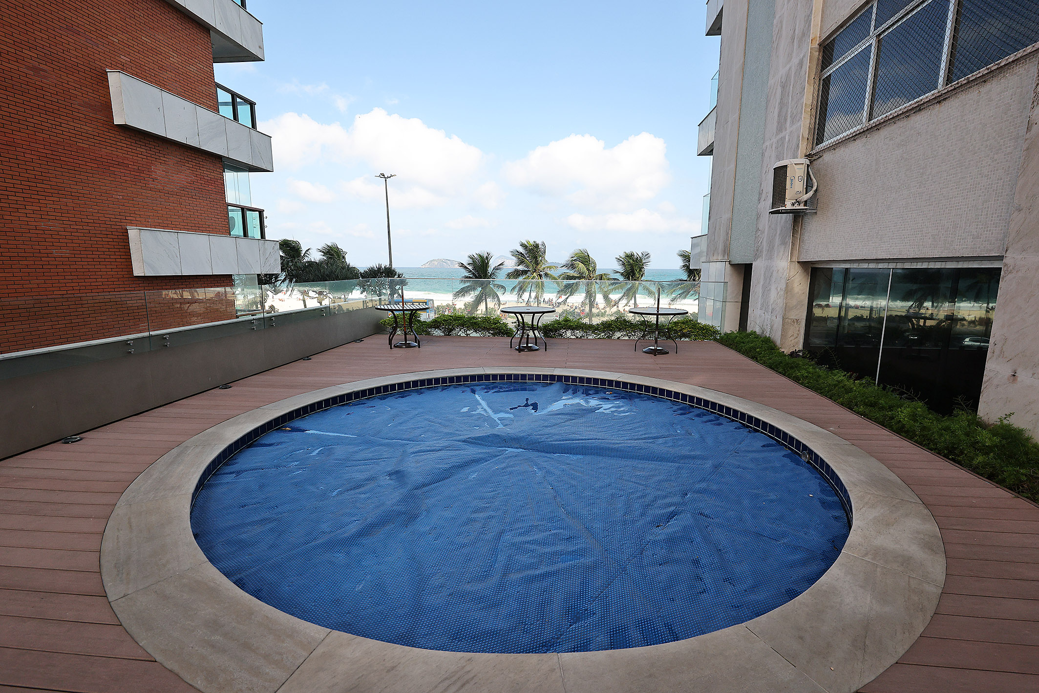  Oceanfront Apartment in a Full-Service Condominium - 物件實景