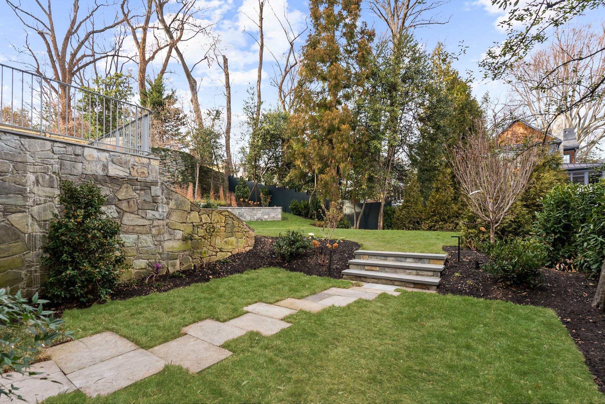  4433 Cathedral Avenue NW, Washington, DC, 20016 - 物件實景