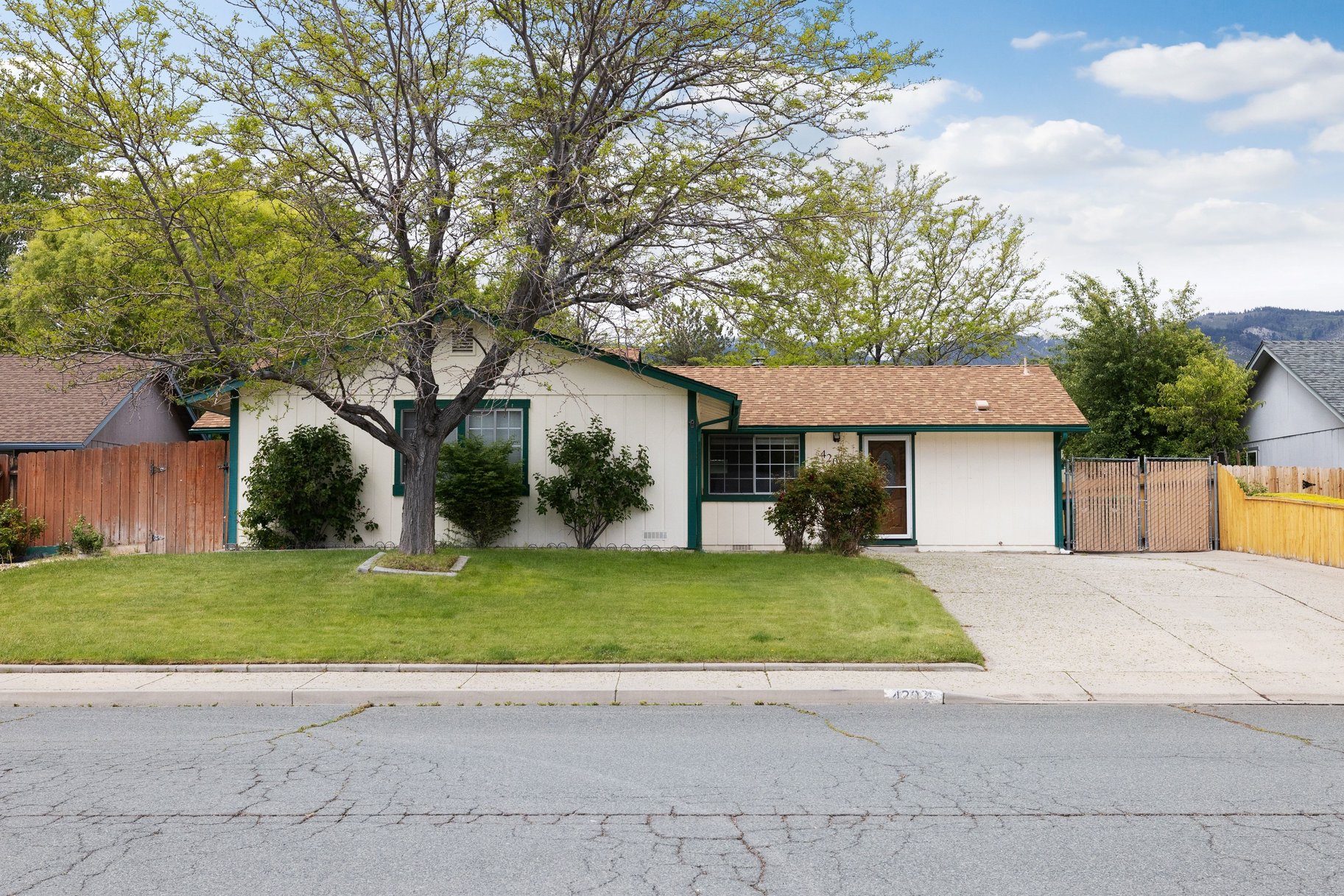  Move-in Ready. Great starter or investment home - 物件實景
