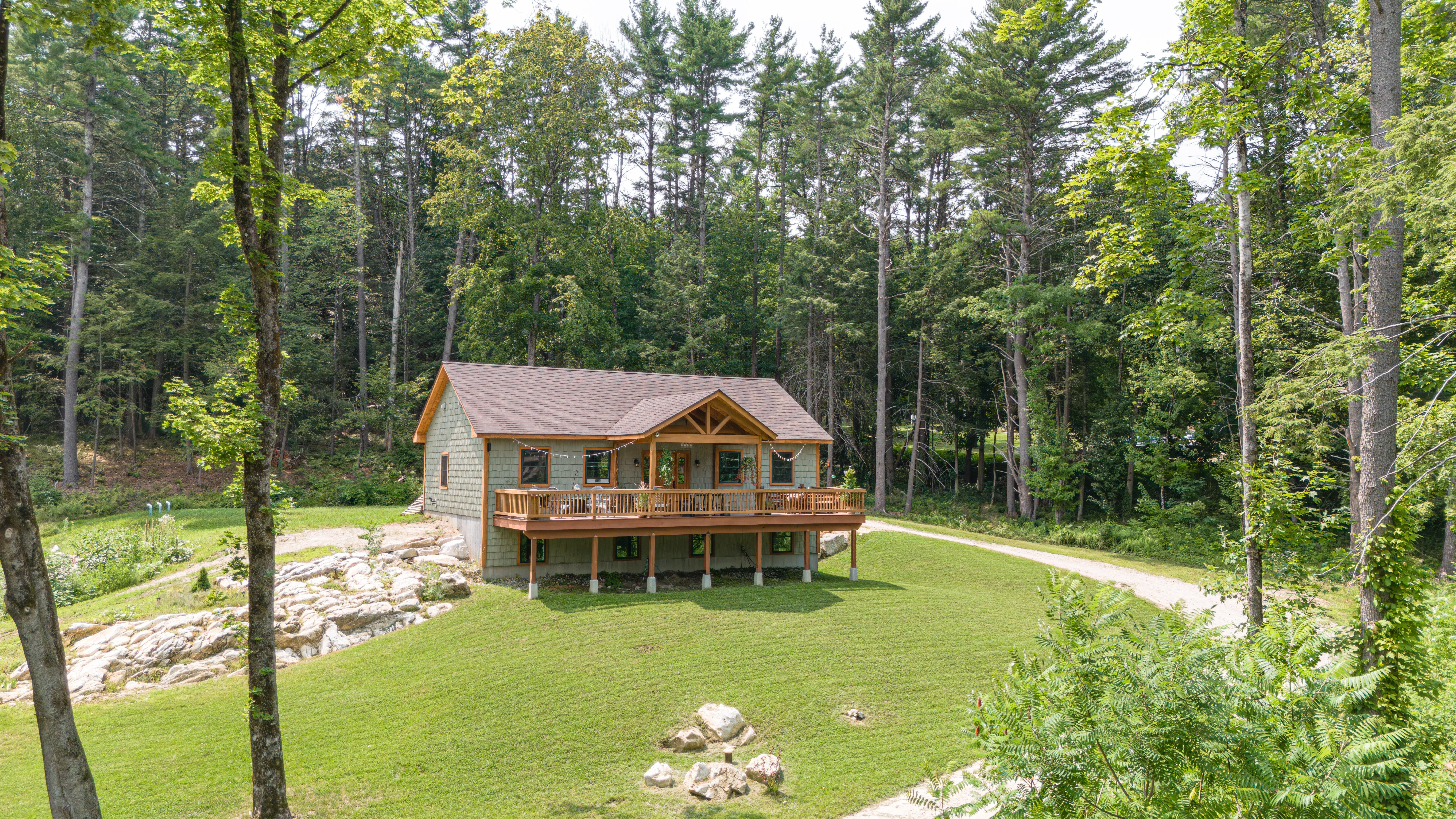  New-Construction Craftsman Contemporary with Hiking at Your Fingertips - 物件實景