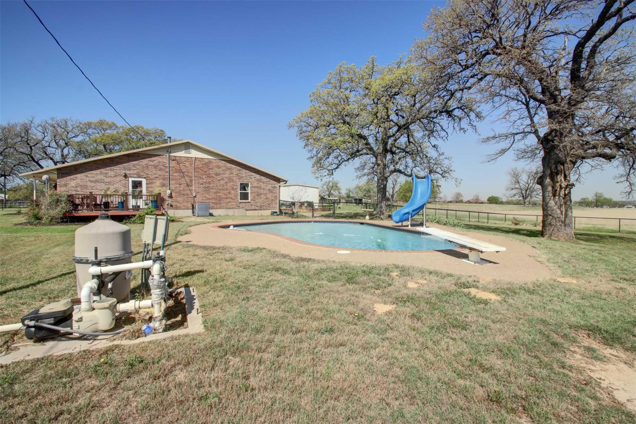 Springtown, Texas, 76082, United States, 3 Bedrooms Bedrooms, ,2 BathroomsBathrooms,Residential,For Sale,2049290