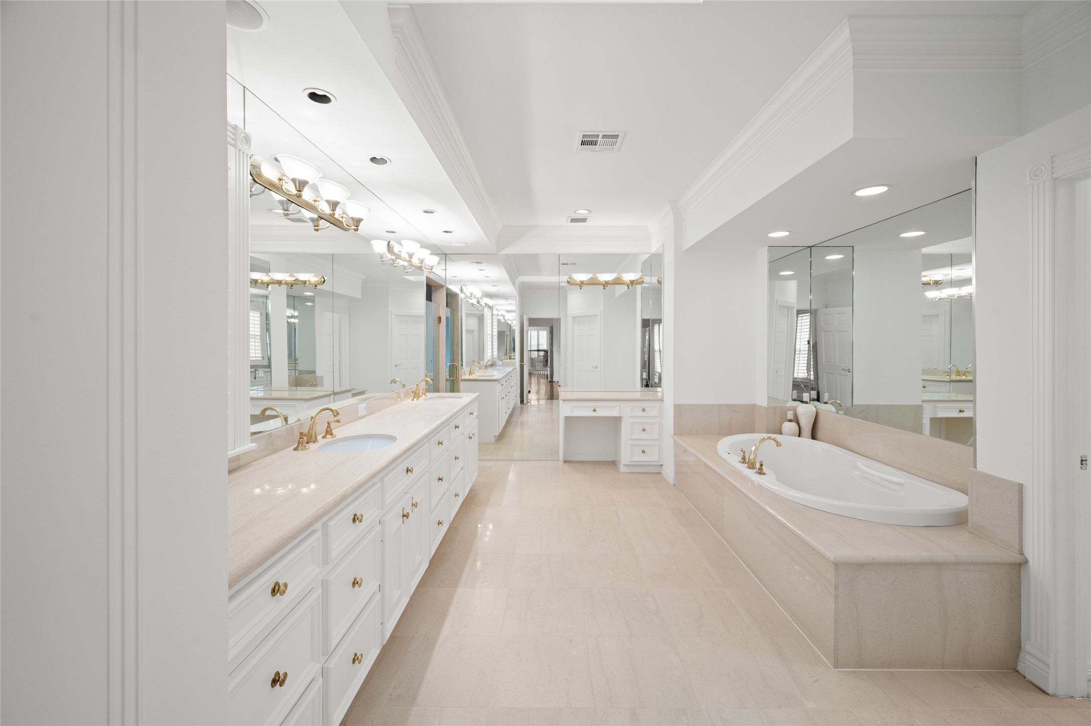  5495 Sugar Hill Drive - 物件實景