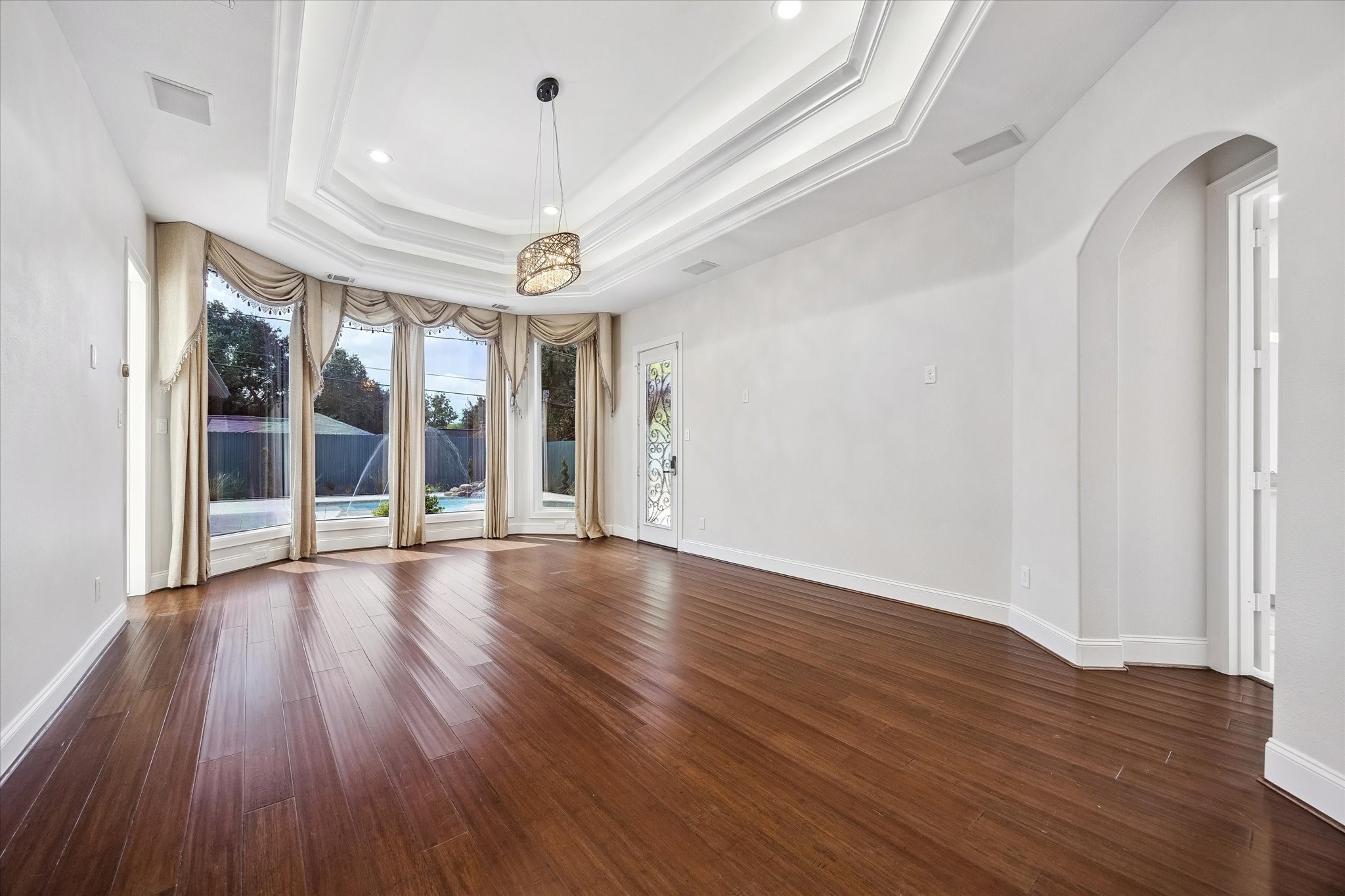  9761 Westview Drive - 物件實景