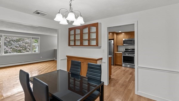 Southborough, Massachusetts, 01772, United States, 4 Bedrooms Bedrooms, ,3 BathroomsBathrooms,Residential,For Sale,1981487