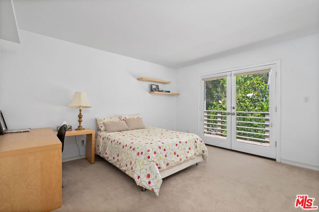 Calabasas, California, 91302, United States, 4 Bedrooms Bedrooms, ,3 BathroomsBathrooms,Residential,For Sale,1998340