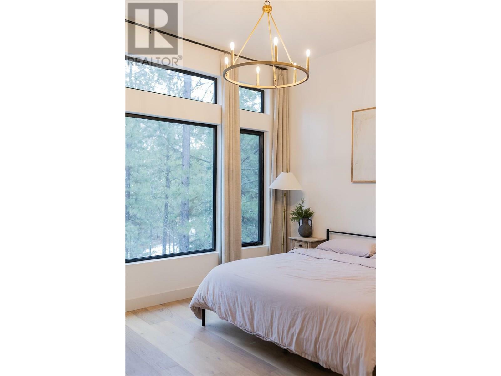 GRAND FORKS, British Columbia, V0H 1H2, CA, 5 Bedrooms Bedrooms, ,5 BathroomsBathrooms,Residential,For Sale,1868553