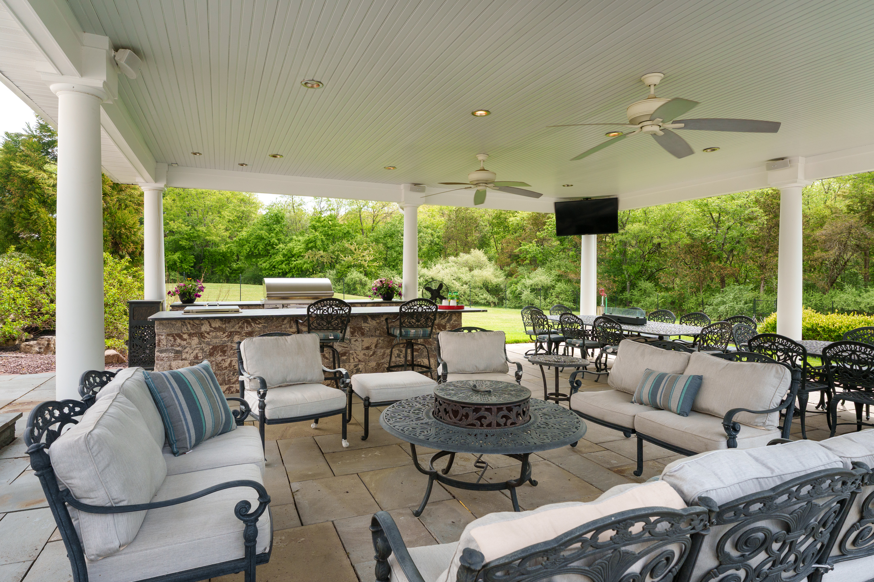 Luxury Estate Near Princeton with Resort-Style Pool, Covered Pavilion & 9+ Acres - 物件實景