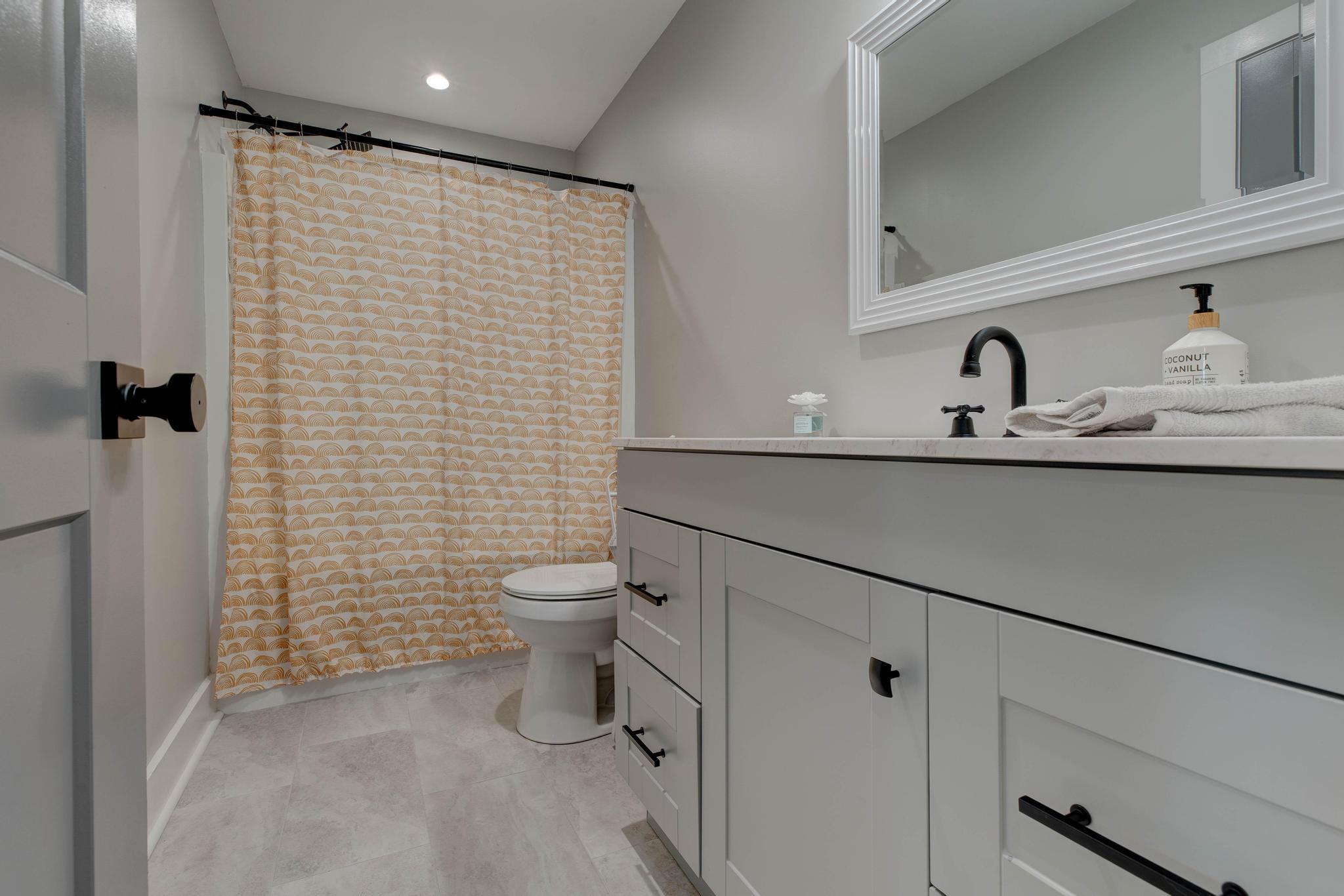 Richmond, Kentucky, 40475, United States, 4 Bedrooms Bedrooms, ,6 BathroomsBathrooms,Residential,For Sale,1971513