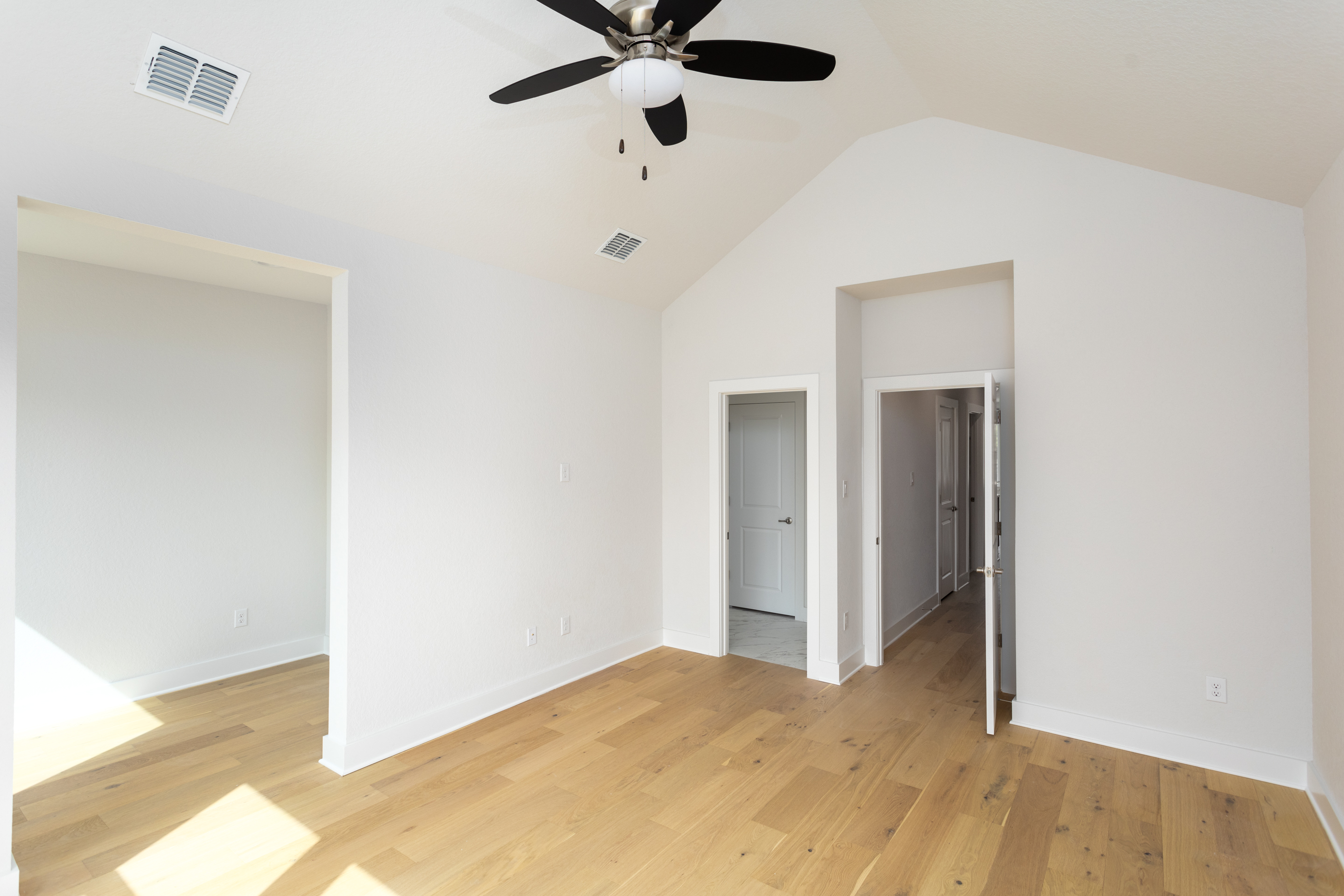  Upscale Living in the Heart of Lavaca - 物件實景