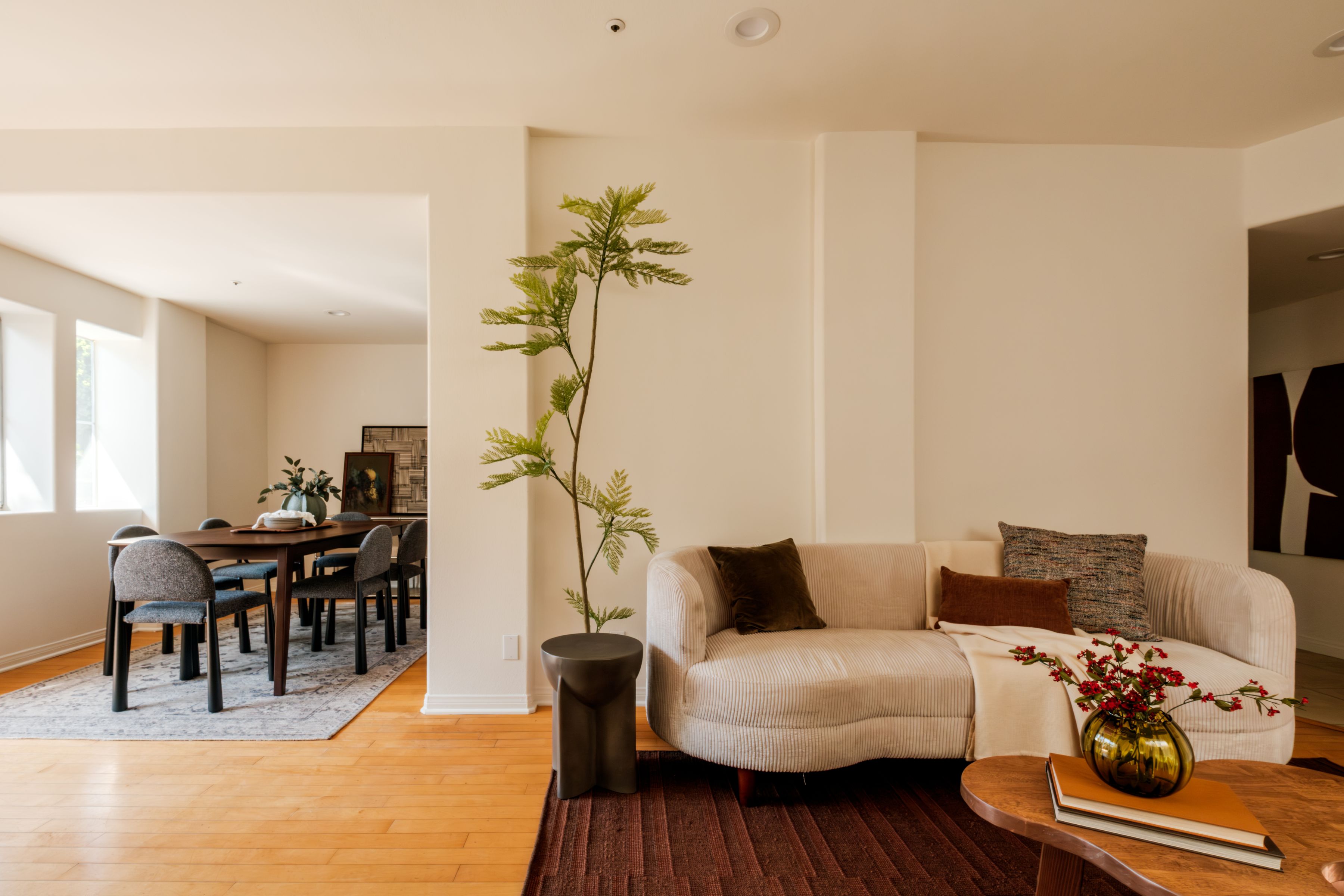  11920 Goshen Ave - 物件實景
