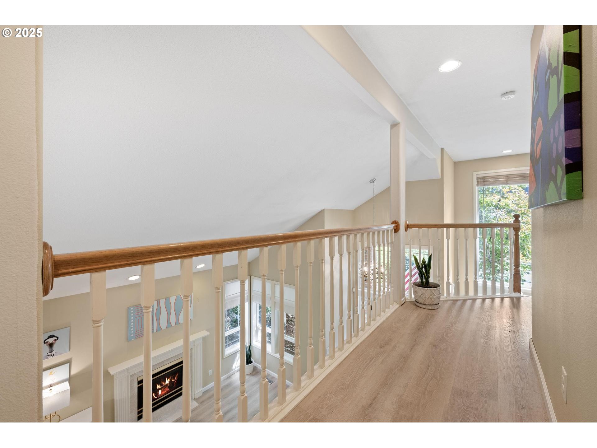 Portland, Oregon, 97219, United States, 4 Bedrooms Bedrooms, ,2 BathroomsBathrooms,Residential,For Sale,1917985