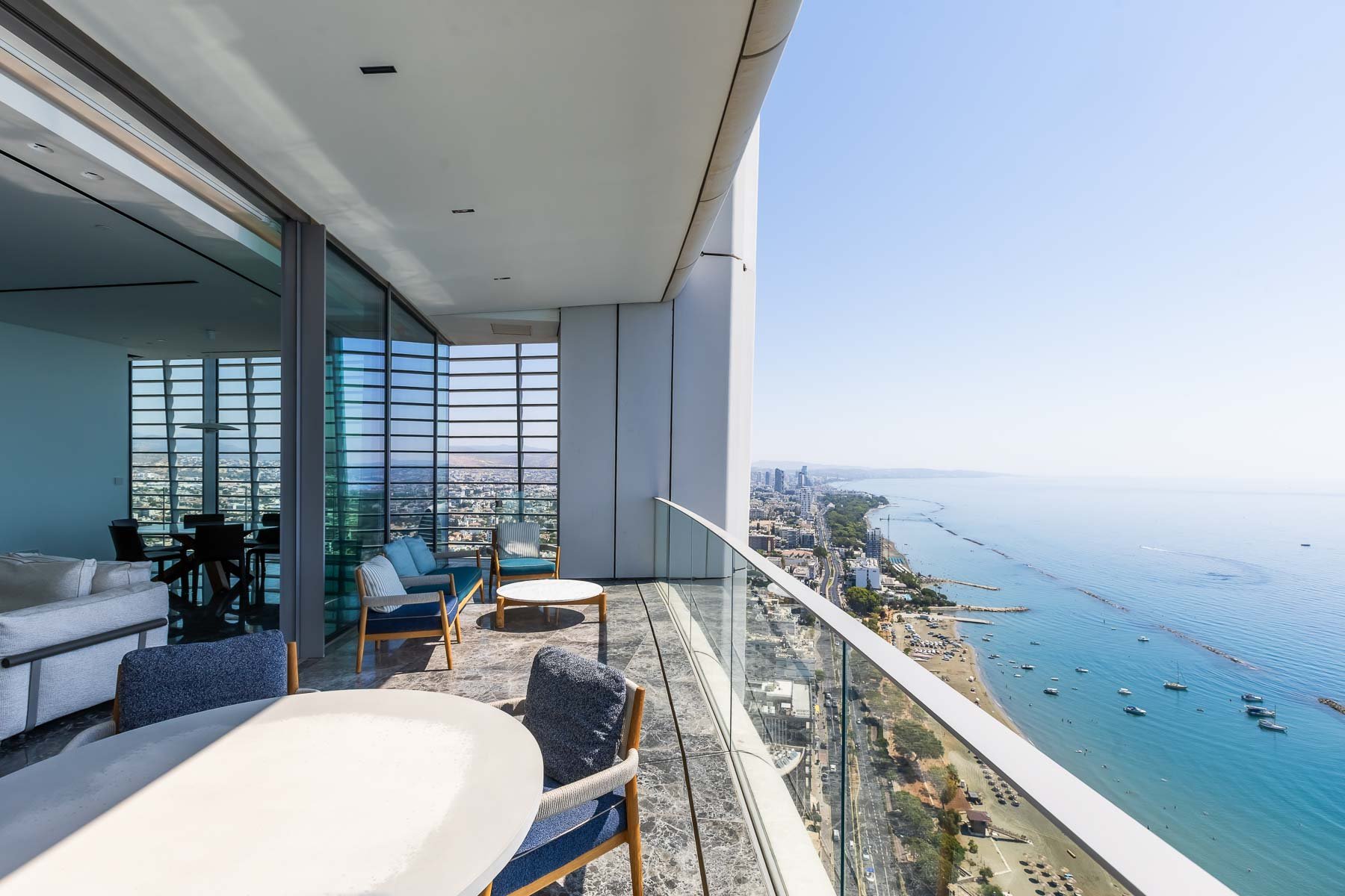  Beachfront Whole-Floor Sky Residence Panoramic Sea Views in Limassol - 物件實景