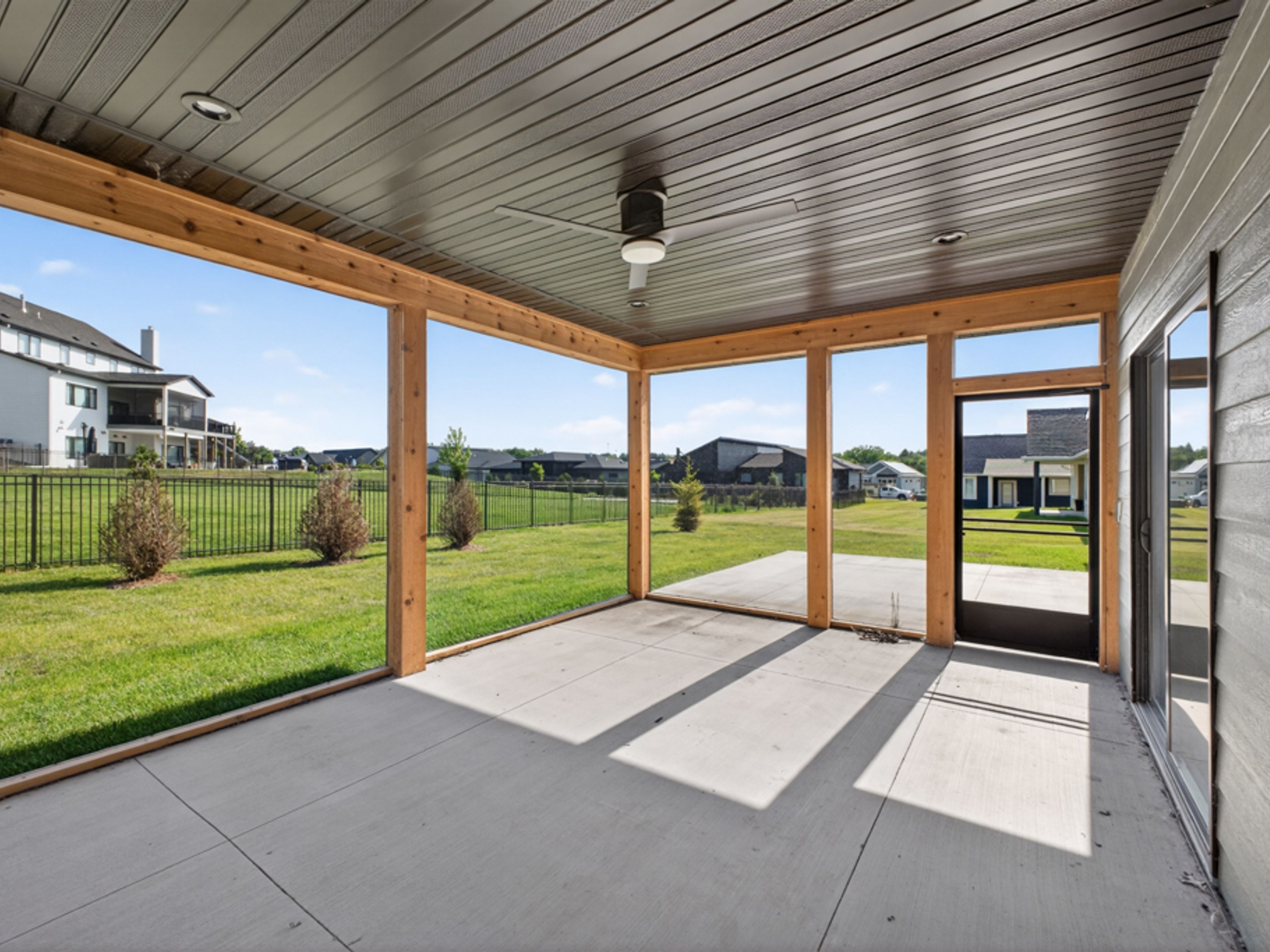  Century Valley Craftsman-Style, Single-Level Living - 物件實景