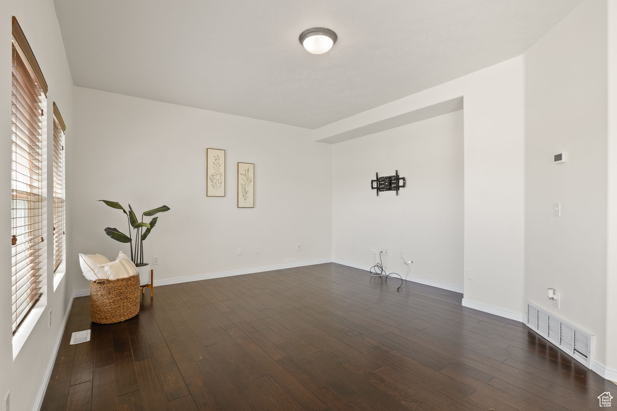 West Jordan, Utah, 84084, United States, 4 Bedrooms Bedrooms, ,3 BathroomsBathrooms,Residential,For Sale,1867498