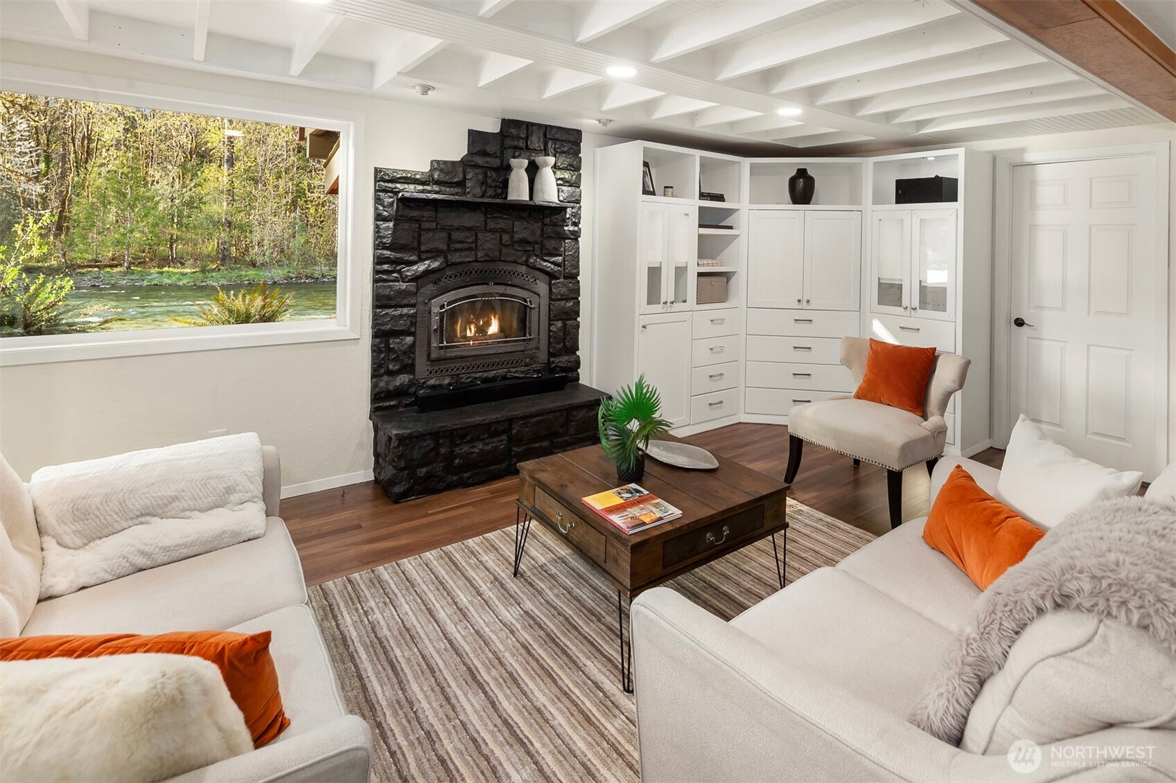 North Bend, Washington, 98045, United States, 3 Bedrooms Bedrooms, ,2 BathroomsBathrooms,Residential,For Sale,1989683