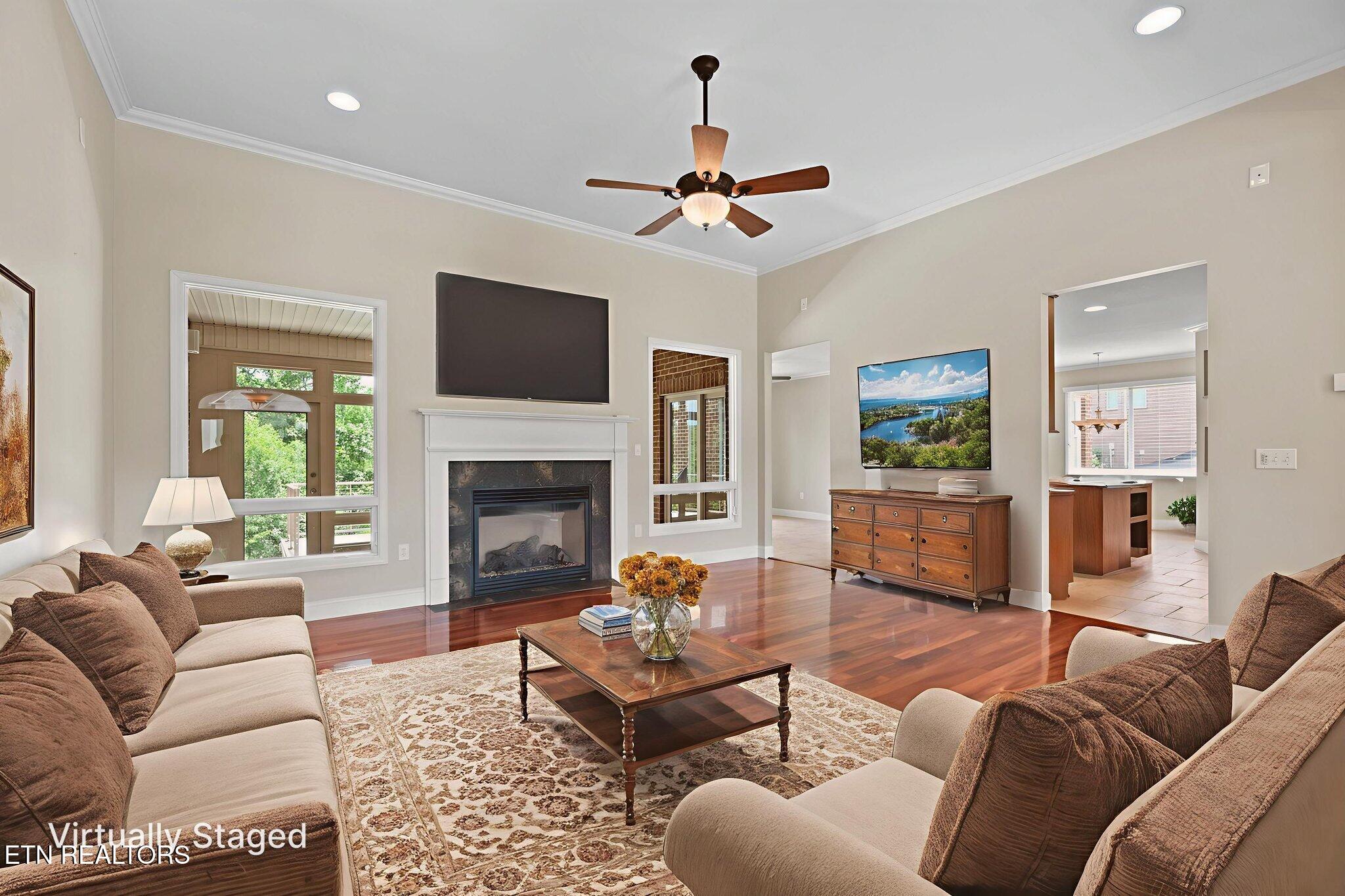 Kingston, Tennessee, 37763, United States, 3 Bedrooms Bedrooms, ,4 BathroomsBathrooms,Residential,For Sale,1885979