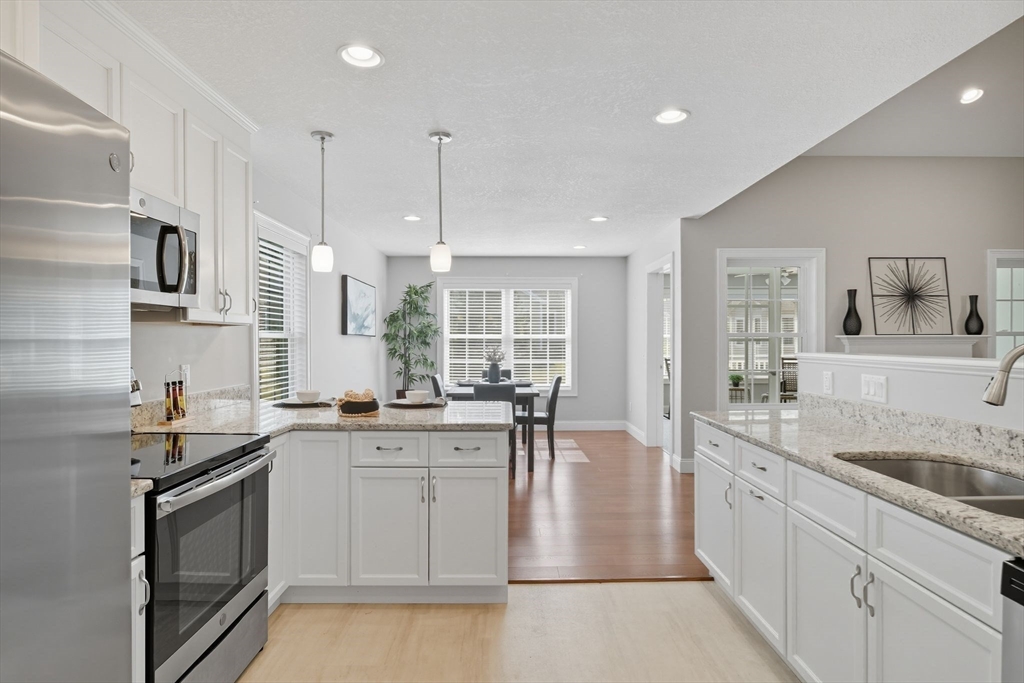 Wilbraham, Massachusetts, 01095, United States, 2 Bedrooms Bedrooms, ,2 BathroomsBathrooms,Residential,For Sale,1960738