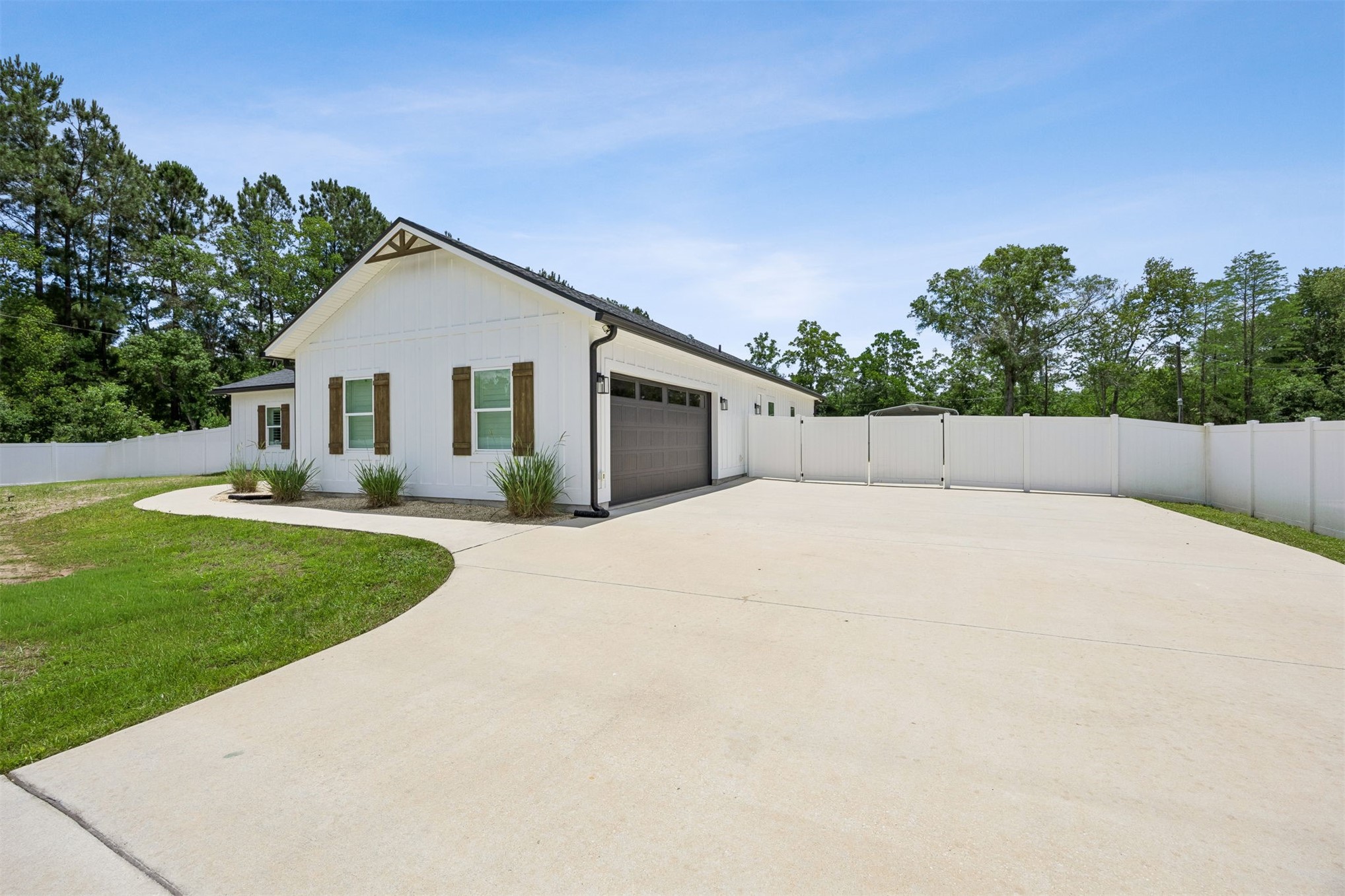 Callahan, Florida, 32011, United States, 4 Bedrooms Bedrooms, ,2 BathroomsBathrooms,Residential,For Sale,2049418