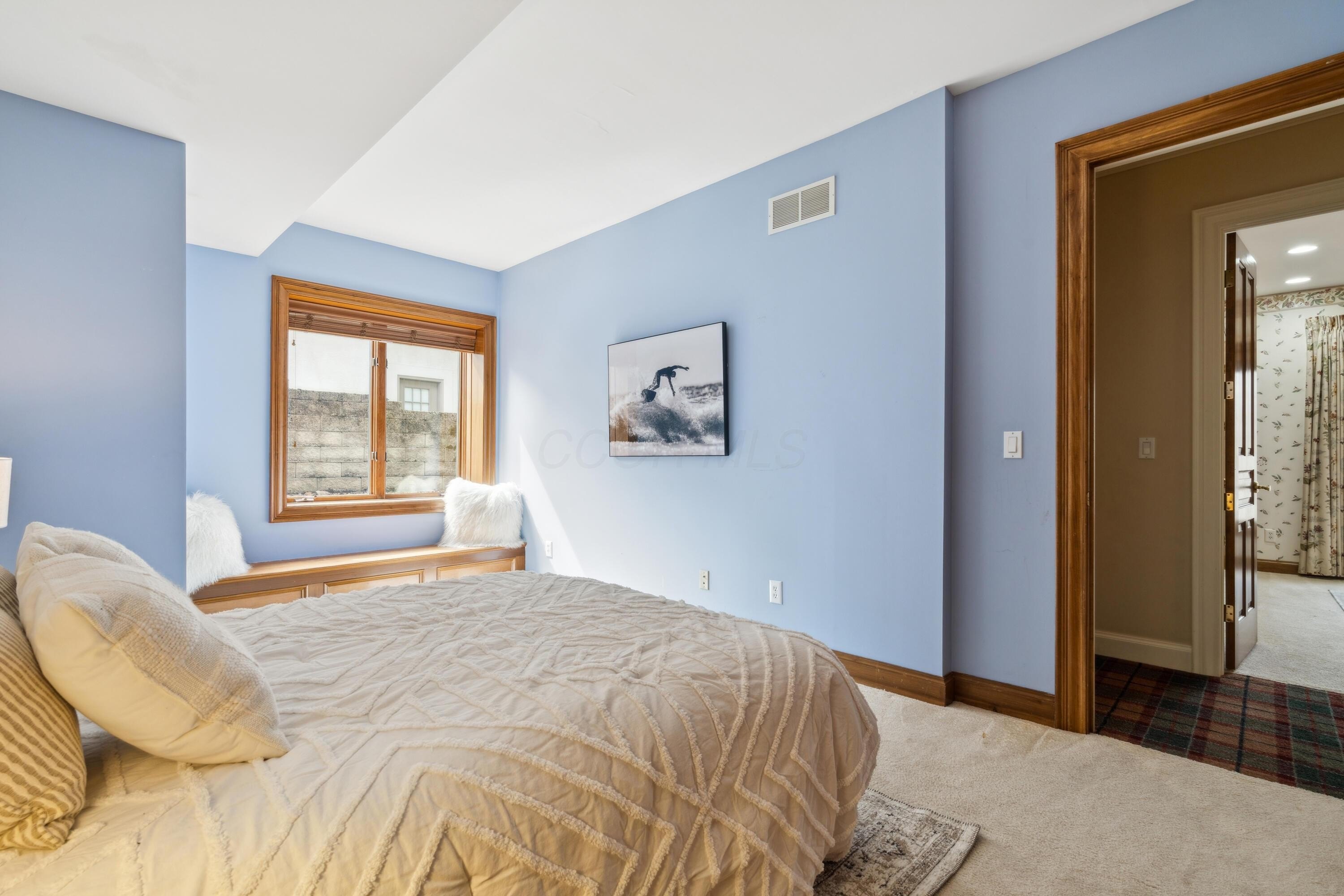 Columbus, Ohio, 43220, United States, 5 Bedrooms Bedrooms, ,5 BathroomsBathrooms,Residential,For Sale,1798291