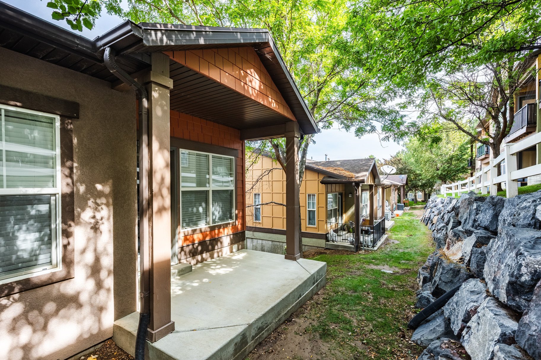  End Unit Townhome in prime location - 物件實景