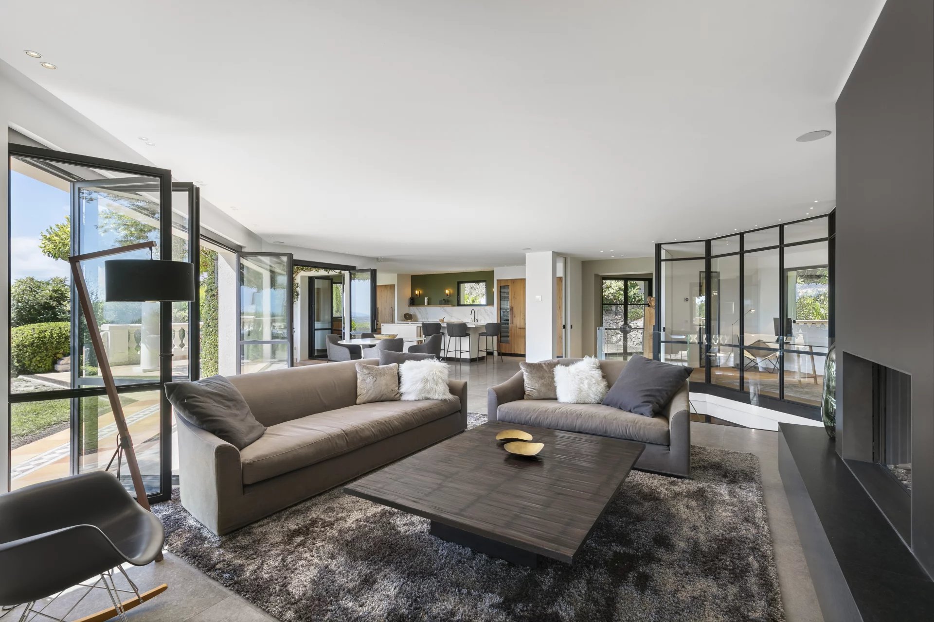 Nice, Provence-Alpes-Côte d’Azur, 06000, FR, 4 Bedrooms Bedrooms, ,6 BathroomsBathrooms,Residential,For Sale,1950974