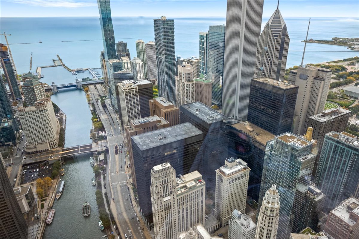 Chicago, Illinois, 60611, United States, 1 Bedroom Bedrooms, ,2 BathroomsBathrooms,Residential,For Sale,1991532