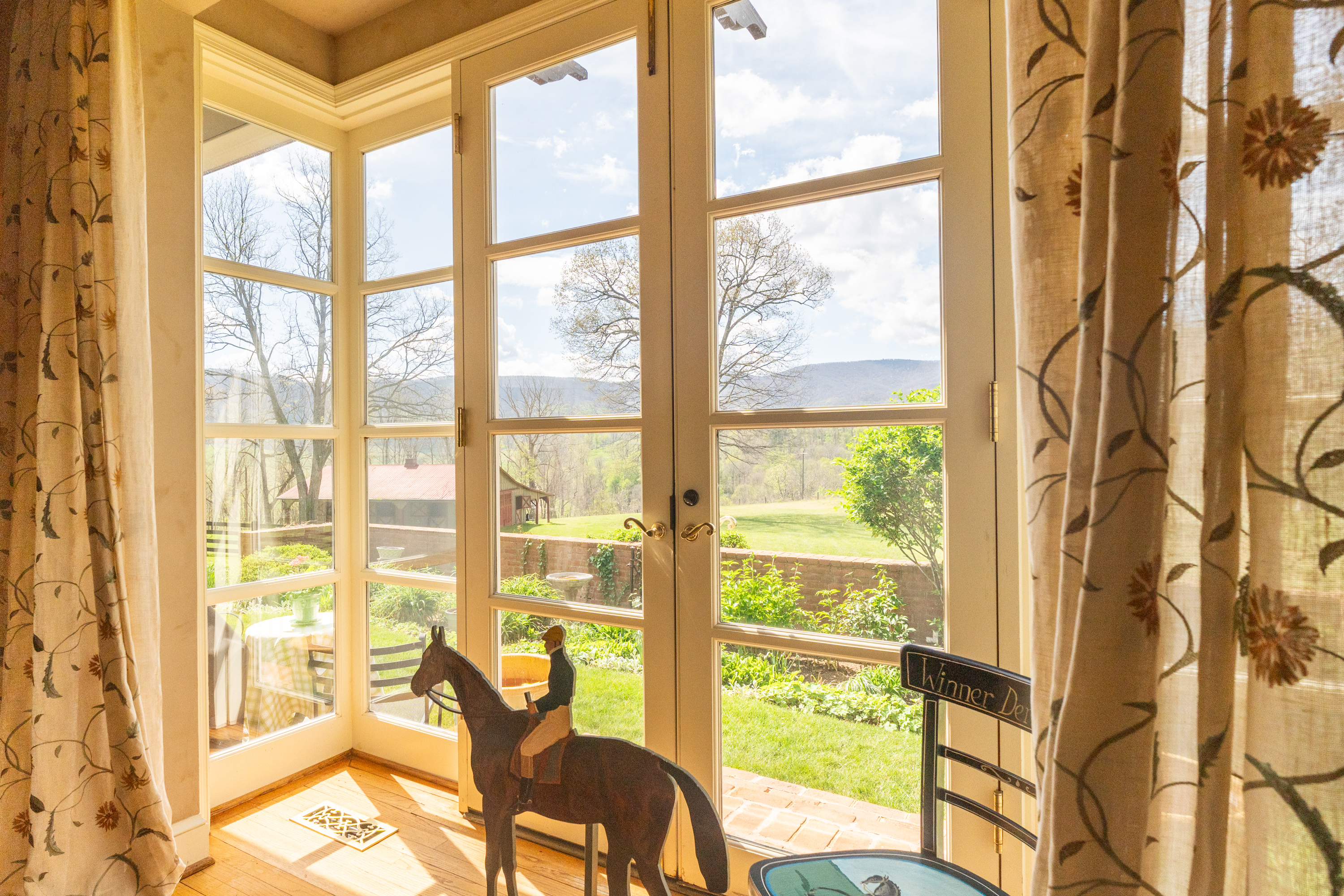  5614 Hot Springs Rd - 物件實景