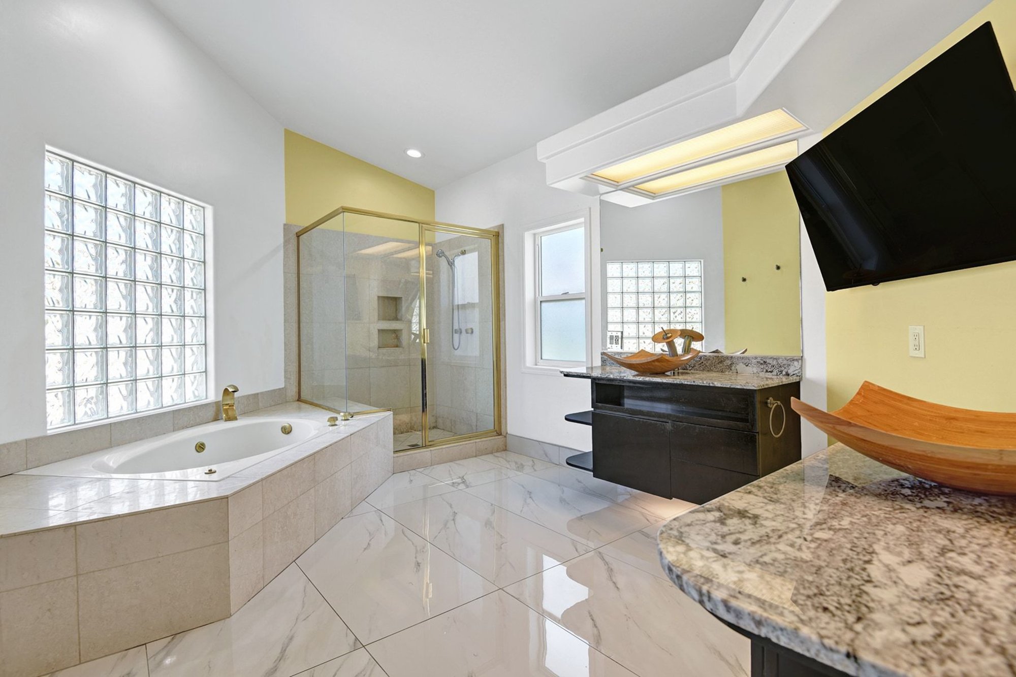  Custom Home with Owned Solar in Bermuda Dunes CC - 物件實景