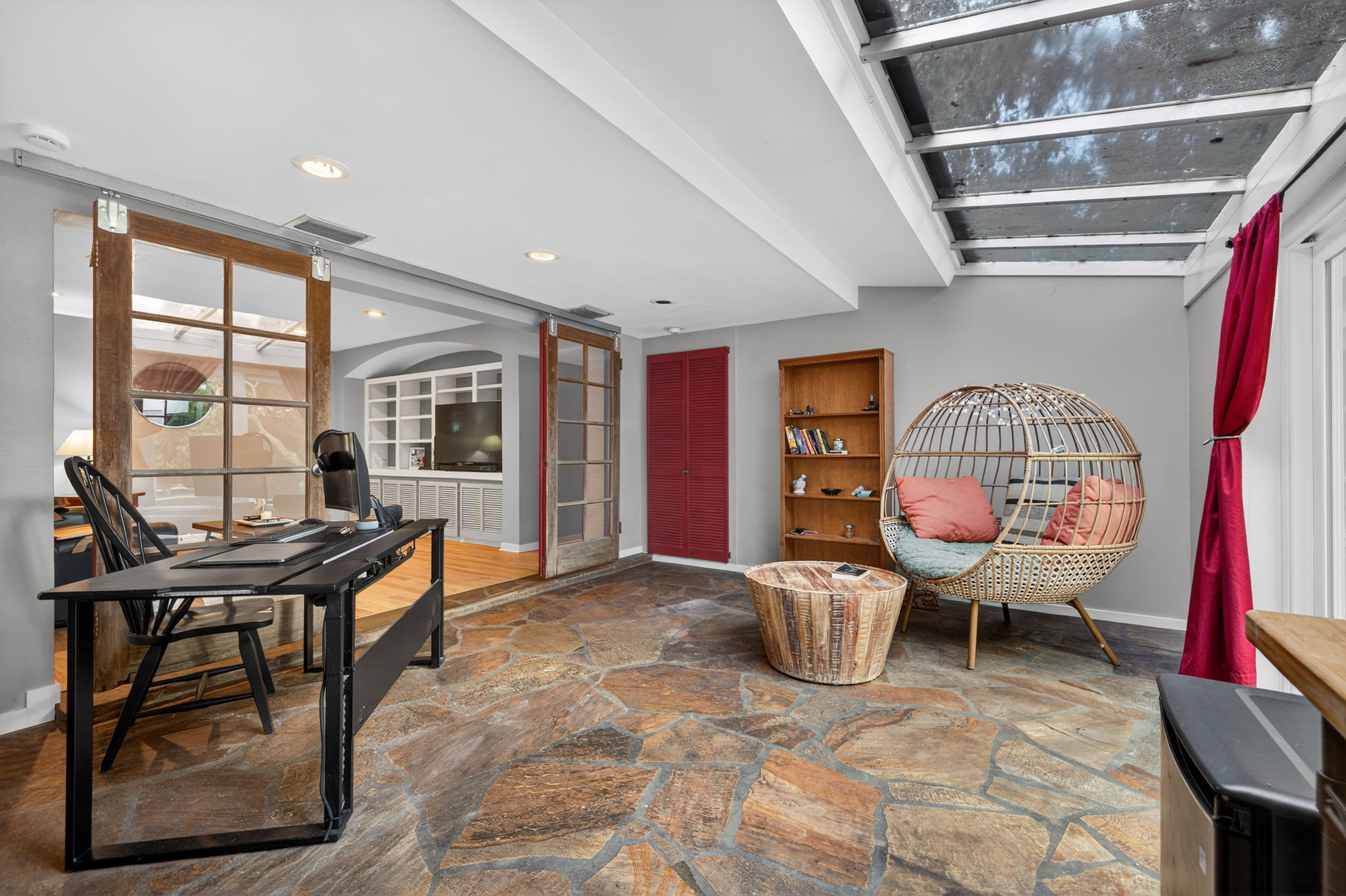 Clearwater, Florida, 33755, United States, 5 Bedrooms Bedrooms, ,3 BathroomsBathrooms,Residential,For Sale,2013064