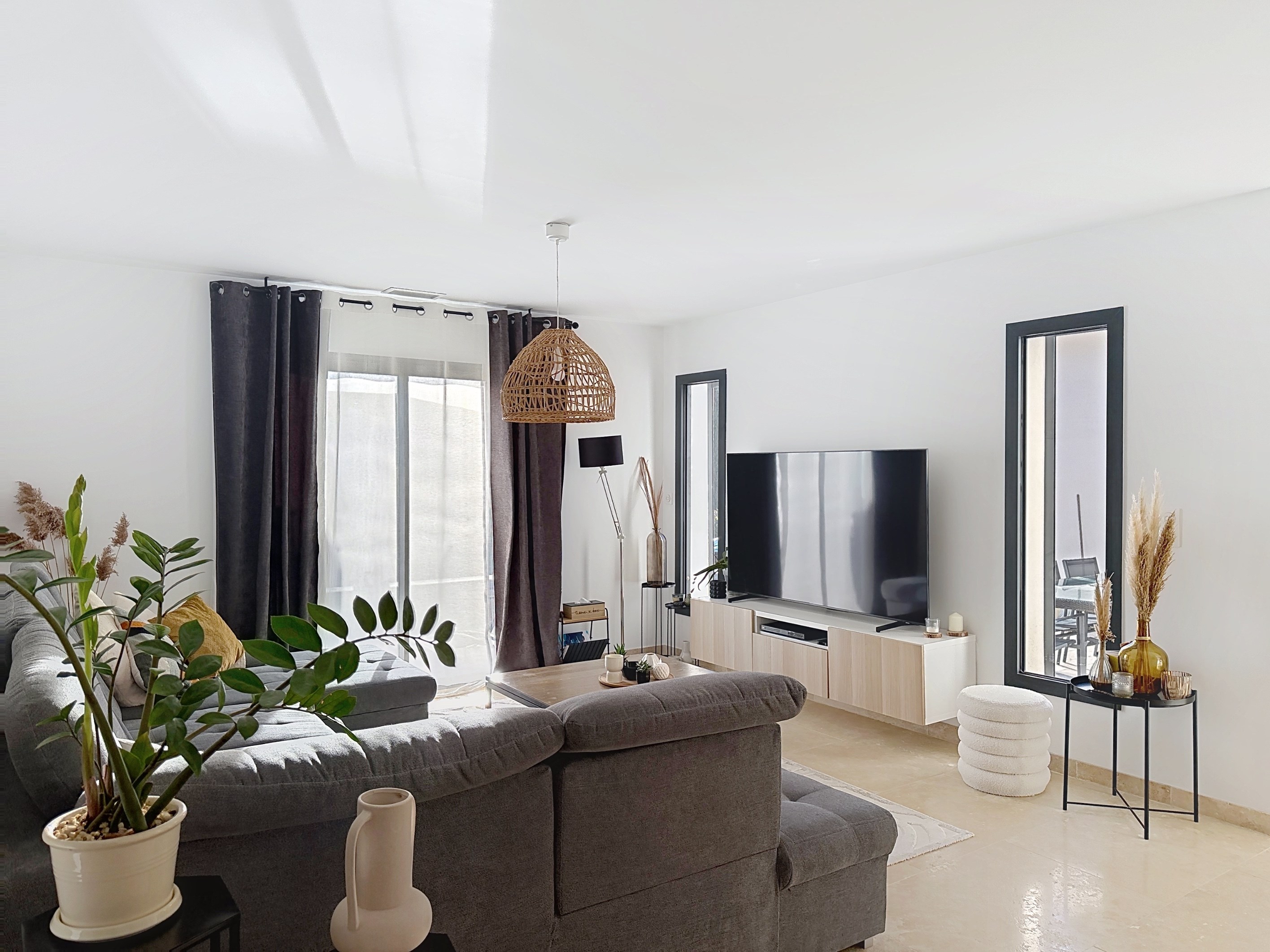  Elegant single-level contemporary villa with swimming pool and landscaped garde… - 物件實景