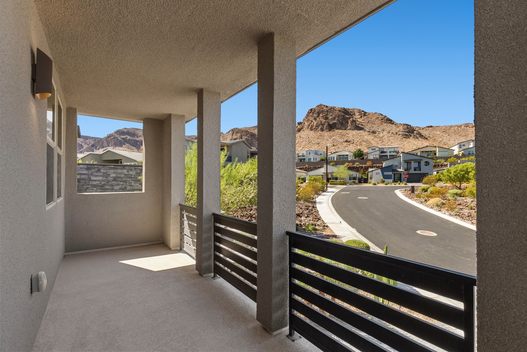  Mountainside Henderson Retreat with Strip Views & Resort-Style Backyard - 物件實景