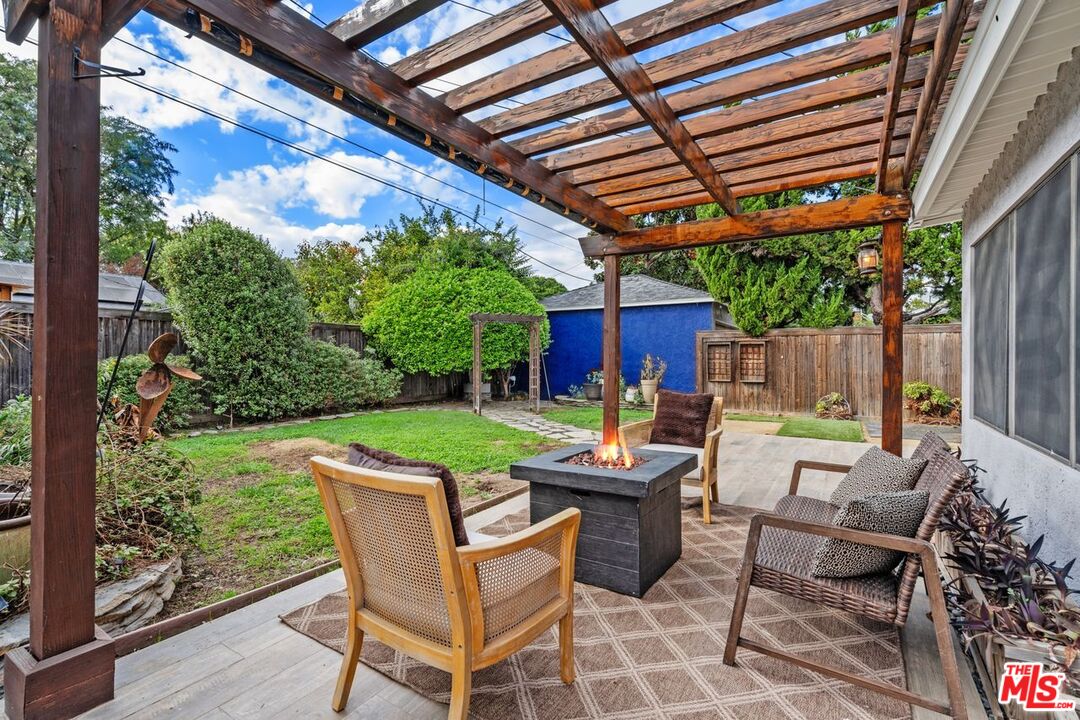 Lake Balboa, California, 91406, United States, 3 Bedrooms Bedrooms, ,1 BathroomBathrooms,Residential,For Sale,1992141