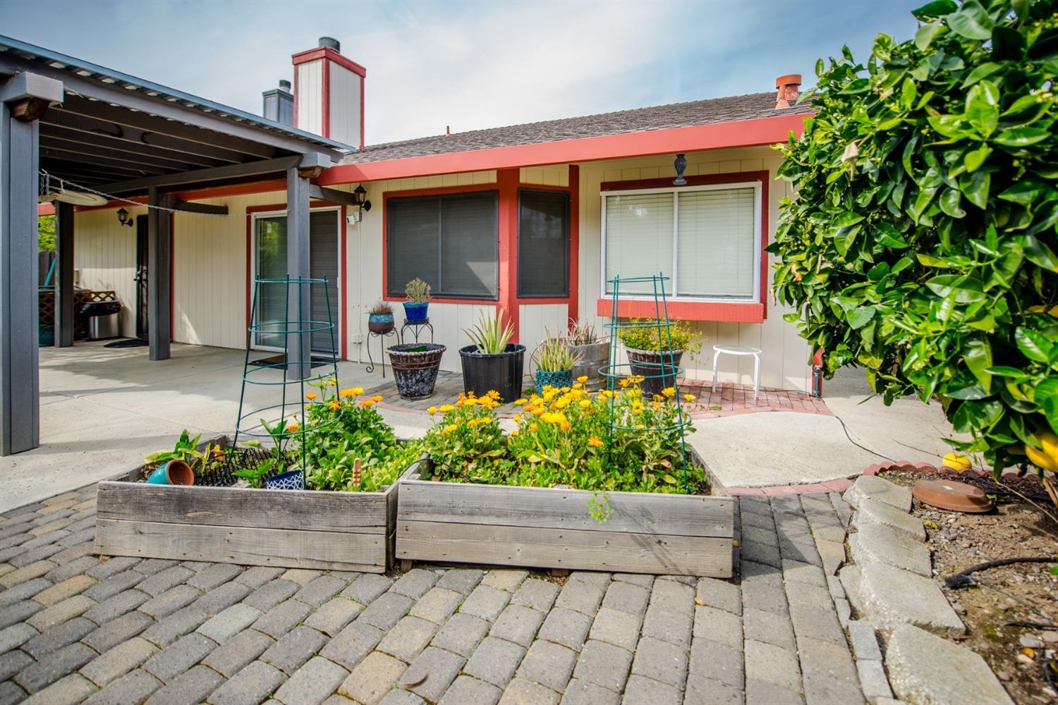 Woodland, California, 95695, United States, 3 Bedrooms Bedrooms, ,2 BathroomsBathrooms,Residential,For Sale,1847457