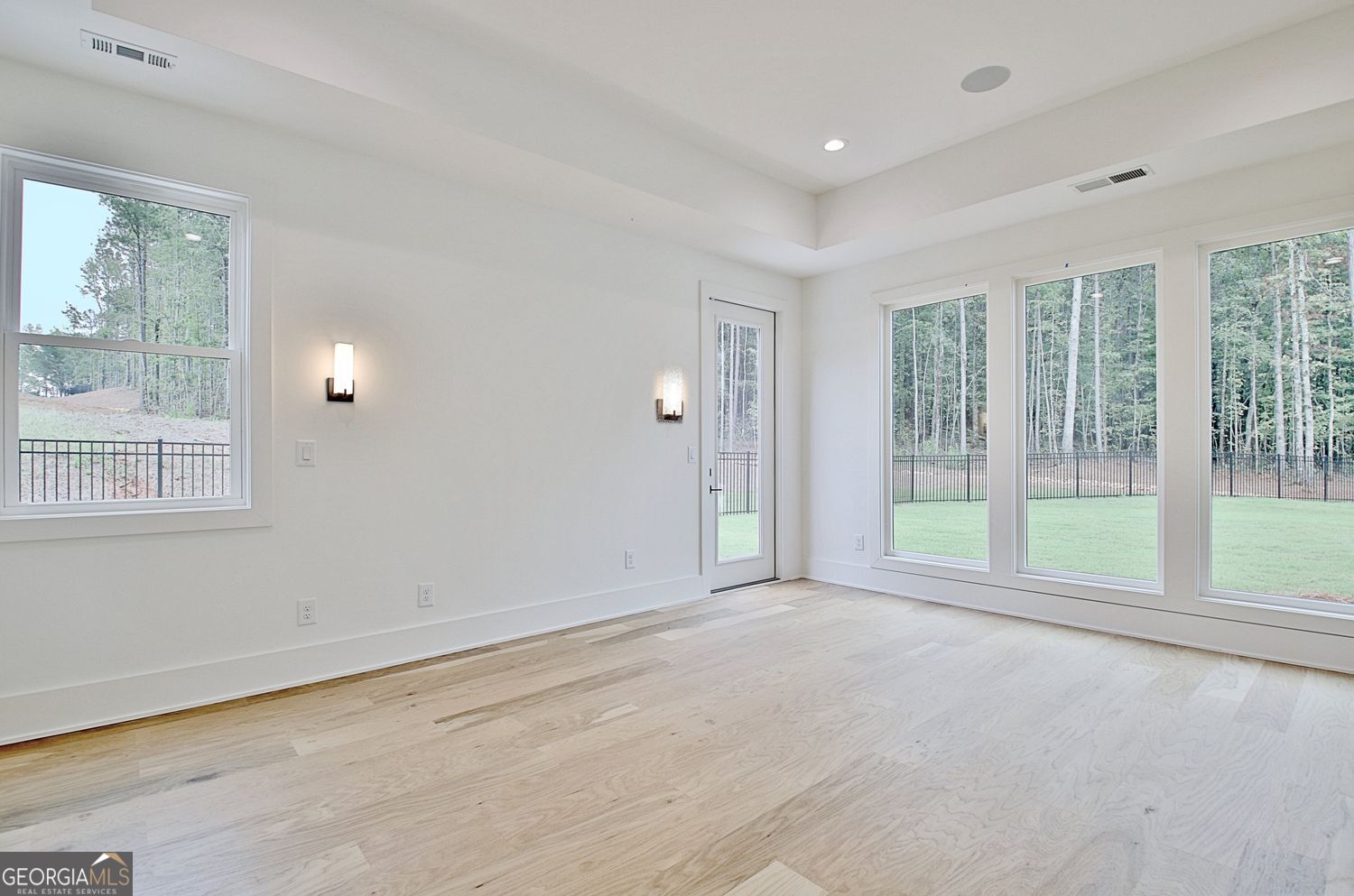 Tyrone, Georgia, 30290, United States, 6 Bedrooms Bedrooms, ,6 BathroomsBathrooms,Residential,For Sale,1859039