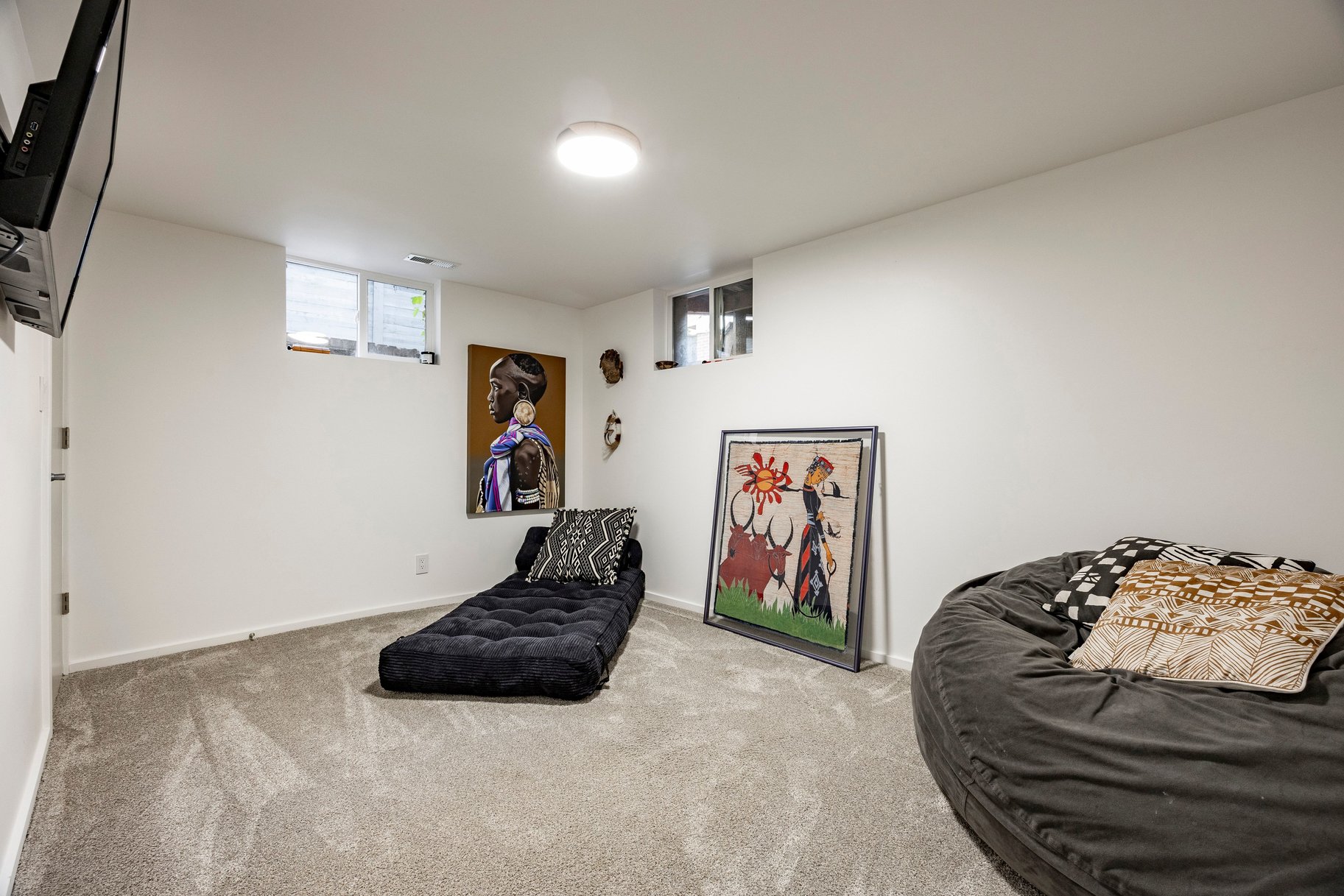  Spacious Millcreek Bungalow with Expansive Backyard & 2-Car Garage - 物件實景