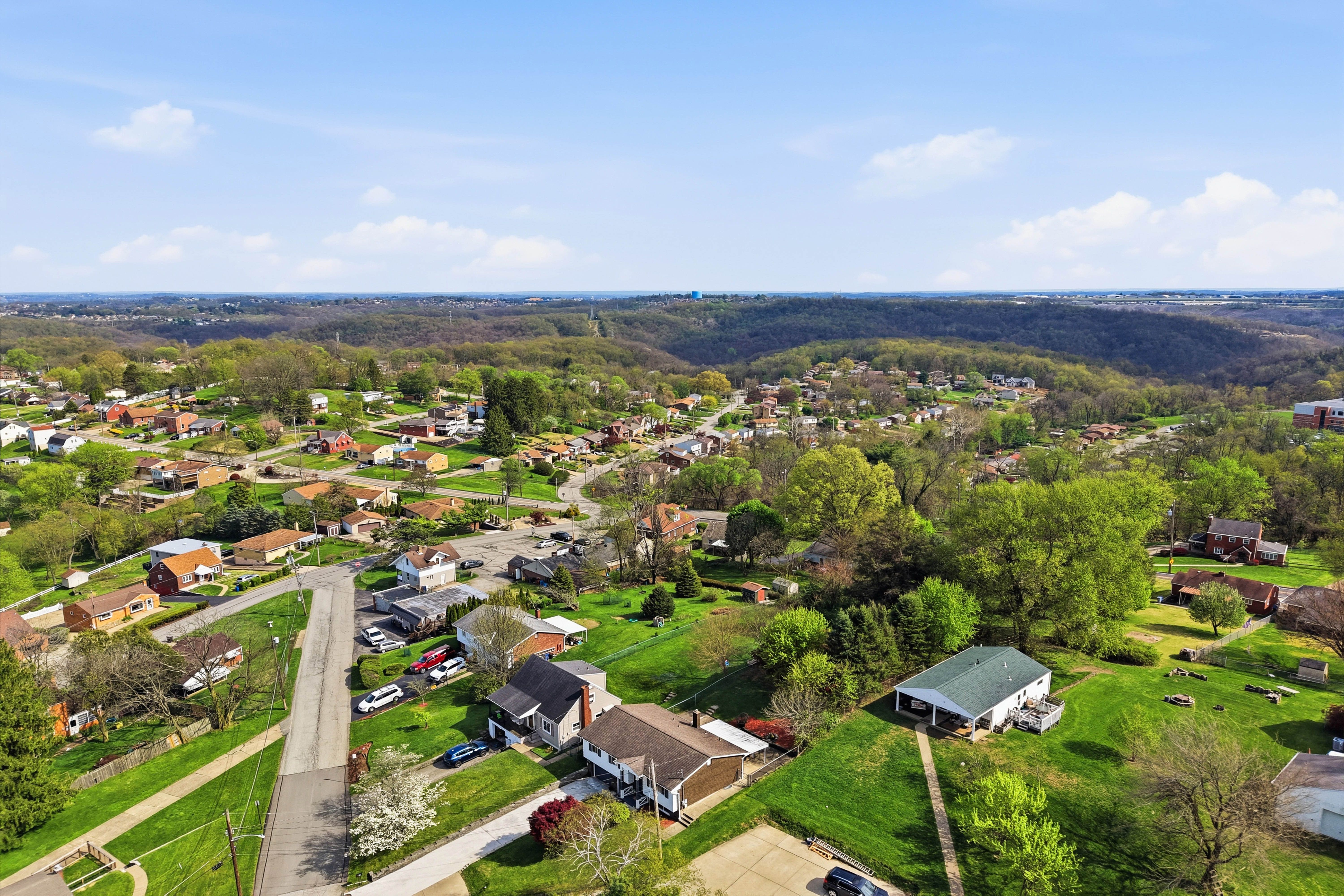  27 Flora Road, Pittsburgh, PA 15227 - 物件實景