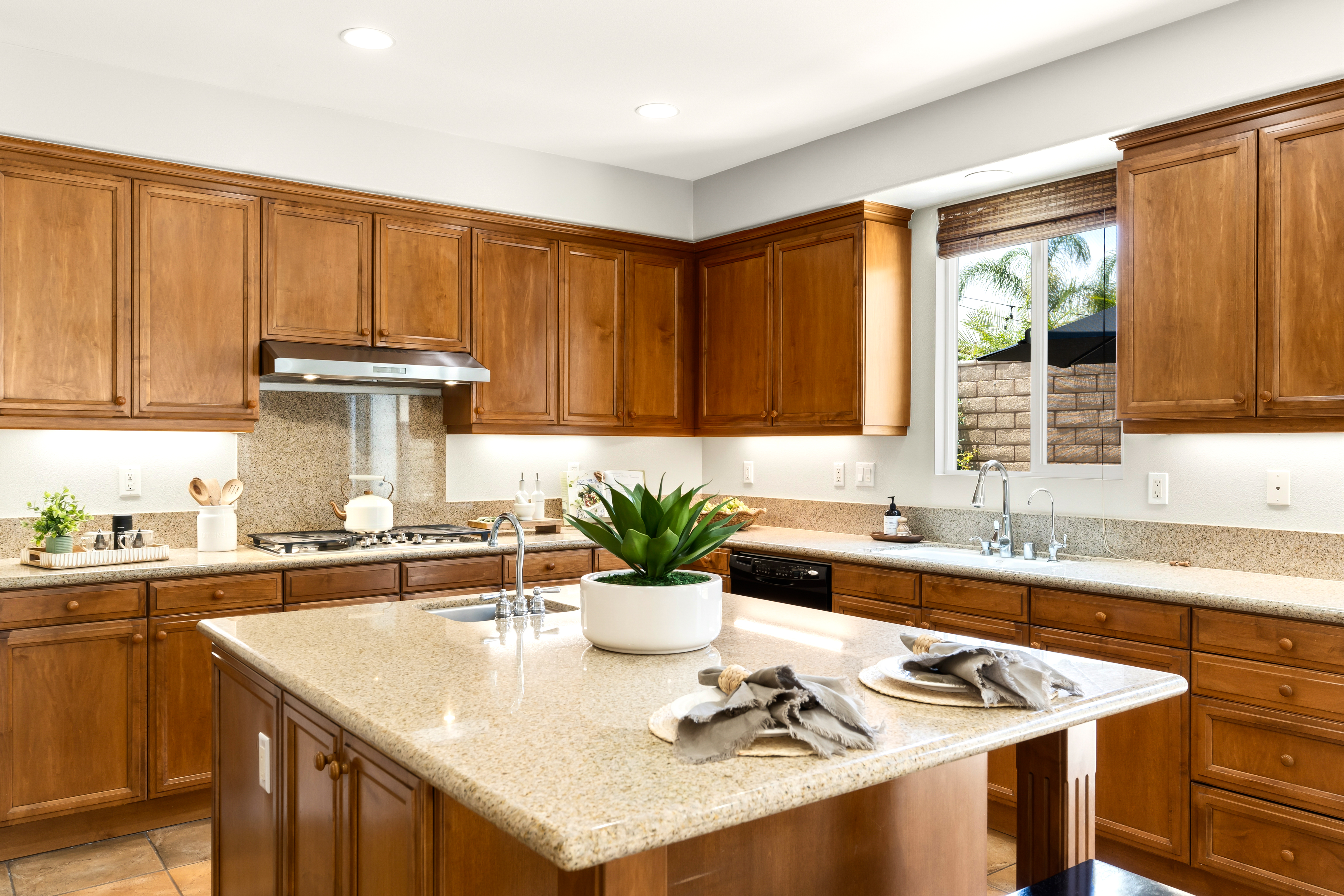  675 Charleston Place, Ventura, CA 93004 - 物件實景