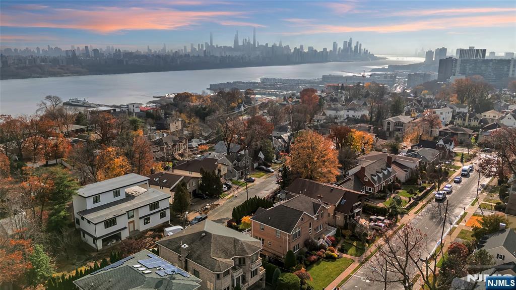 Cliffside Park, New Jersey, 07010, United States, 4 Bedrooms Bedrooms, ,5 BathroomsBathrooms,Residential,For Sale,1998497