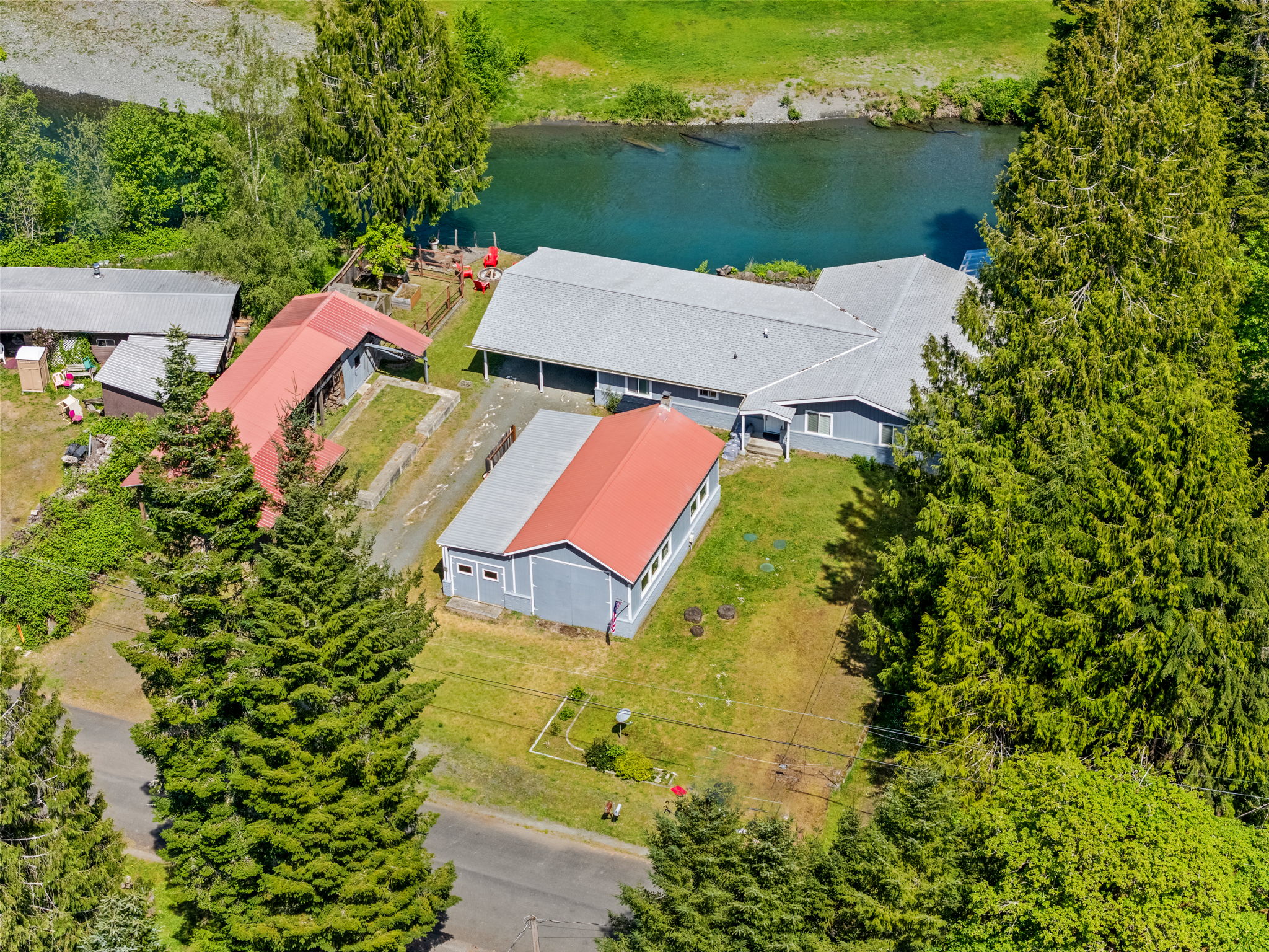  560 Mountain Trail Road, Brinnon, WA 98320 - 物件實景
