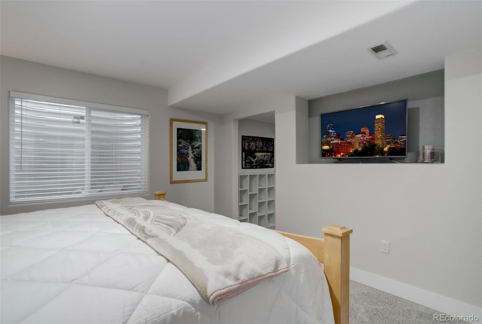 Commerce City, Colorado, 80022, United States, 5 Bedrooms Bedrooms, ,3 BathroomsBathrooms,Residential,For Sale,1837986