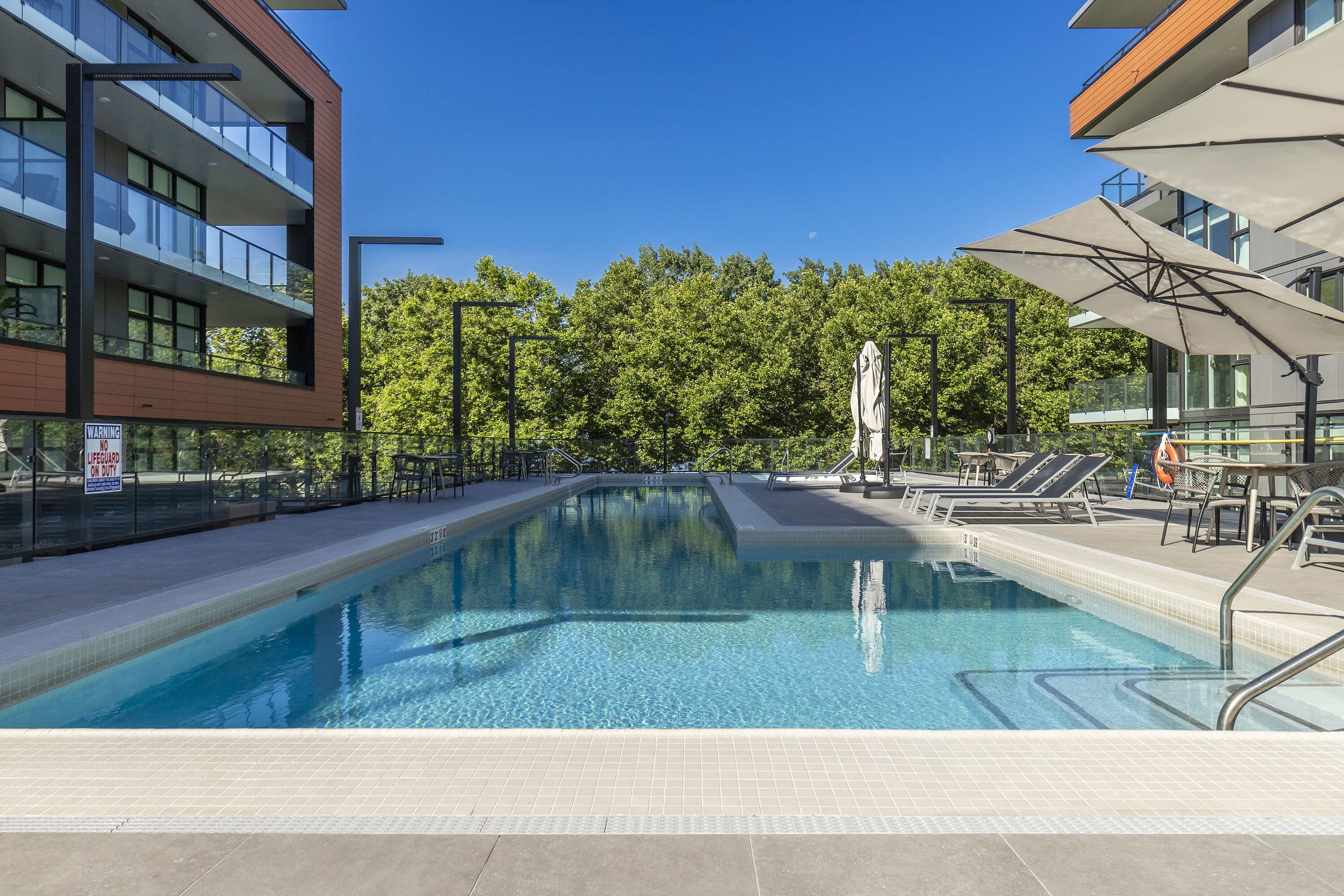  Luxury Lakeside Living - 物件實景