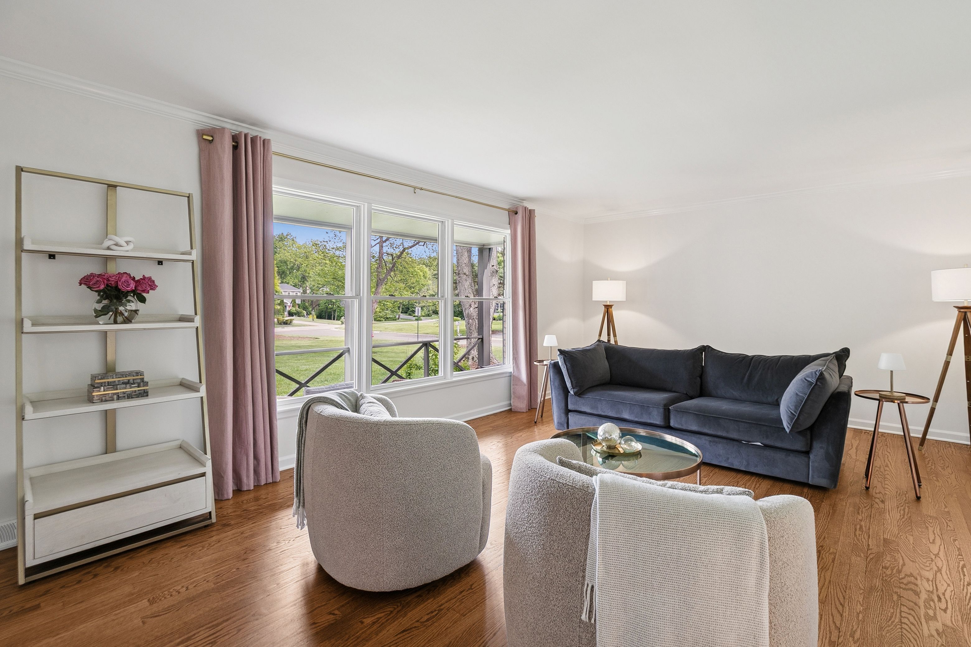  Timeless Charm with Extensive Modern Upgrades and an Unbeatable Lifestyle - 物件實景