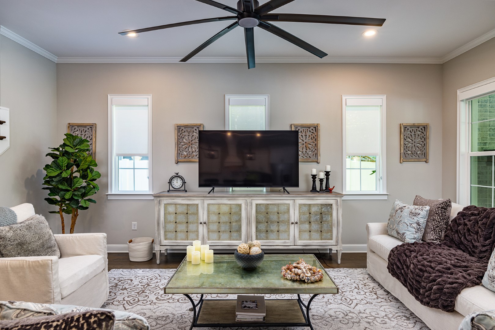 Tampa, Florida, 33629, United States, 4 Bedrooms Bedrooms, ,4 BathroomsBathrooms,Residential,For Sale,1981246