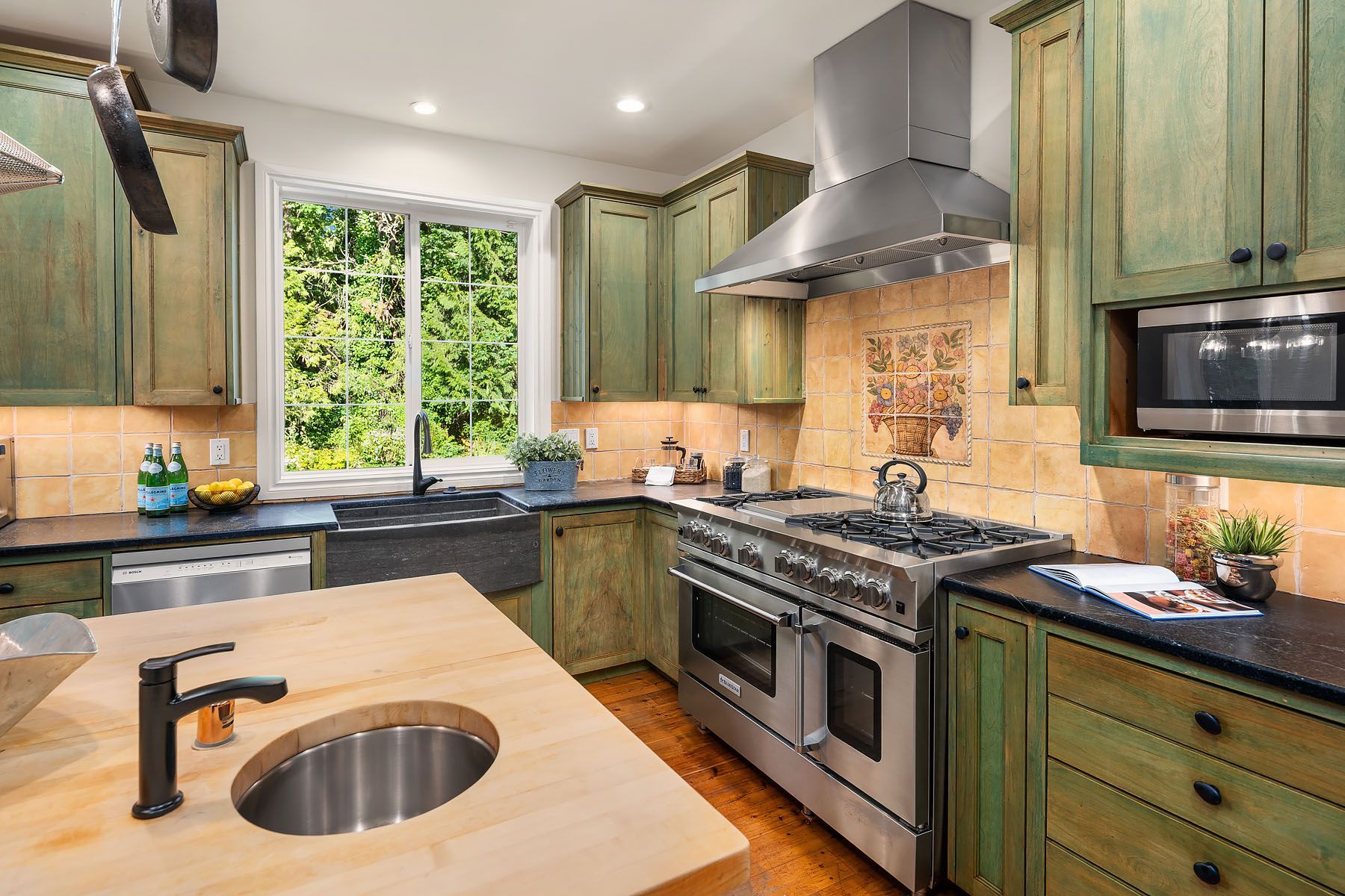  12022 NE 97th Street, Kirkland, WA 98033 - 物件實景