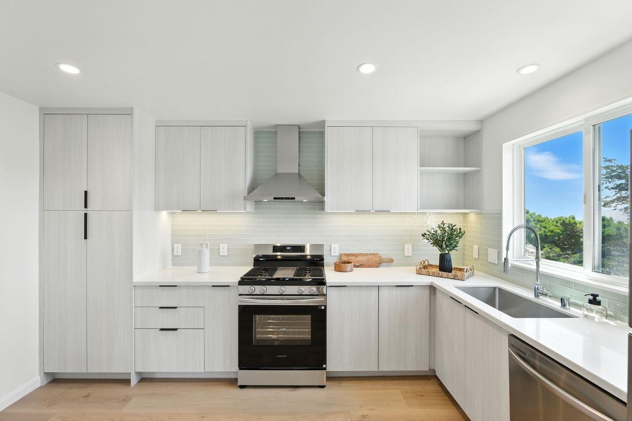 South San Francisco, California, 94080, United States, 4 Bedrooms Bedrooms, ,3 BathroomsBathrooms,Residential,For Sale,1951166