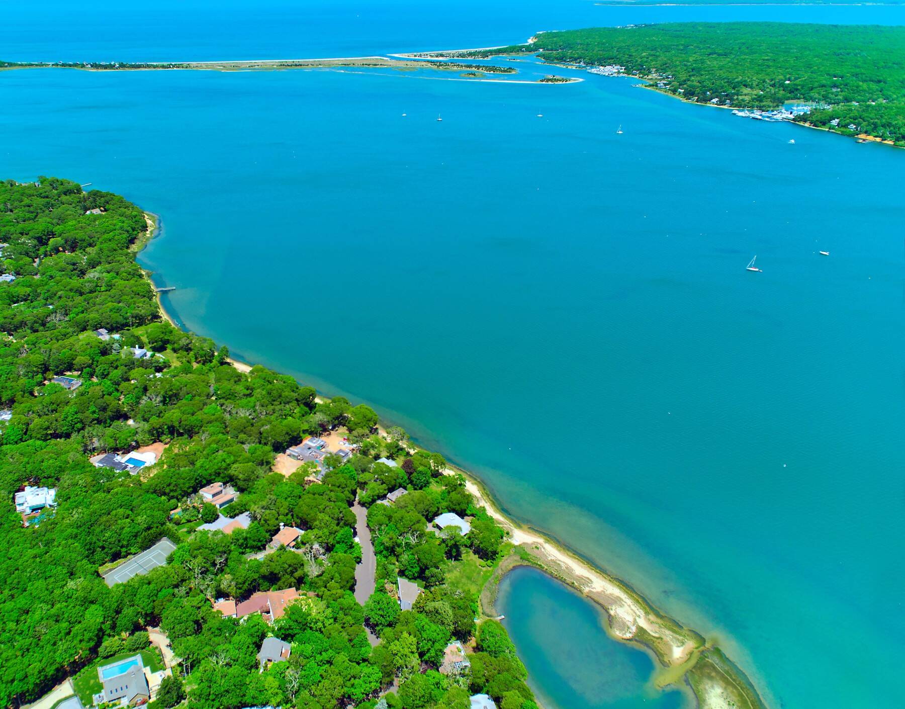 EAST HAMPTON WATERFRONT GEM 
