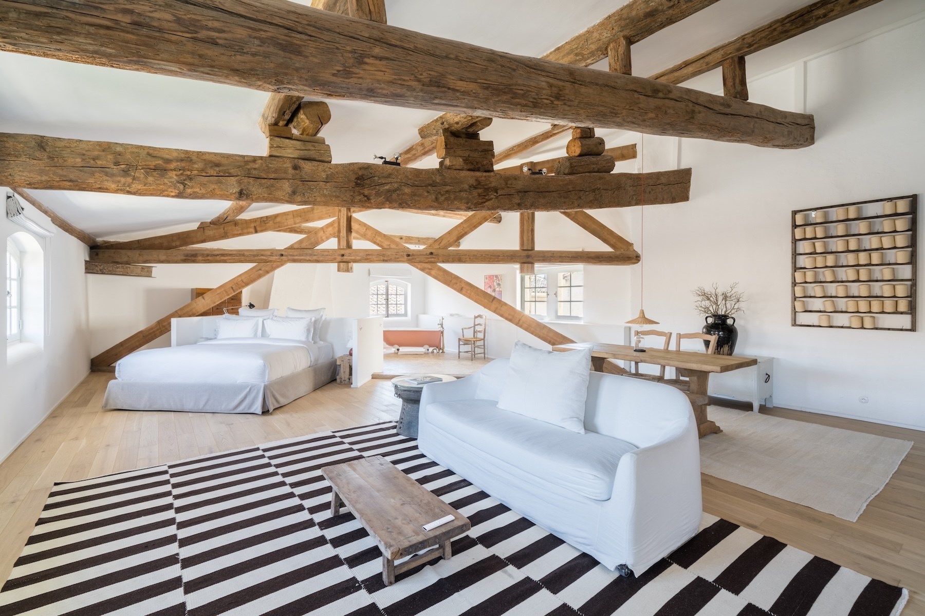  Fully renovated private mansion of over 1,100 sqm with garden, swimming pool an… - 物件實景